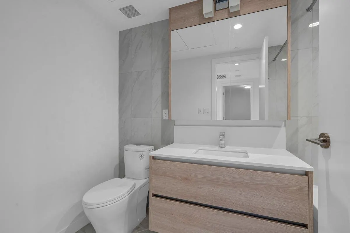 403 2085 Skyline Court