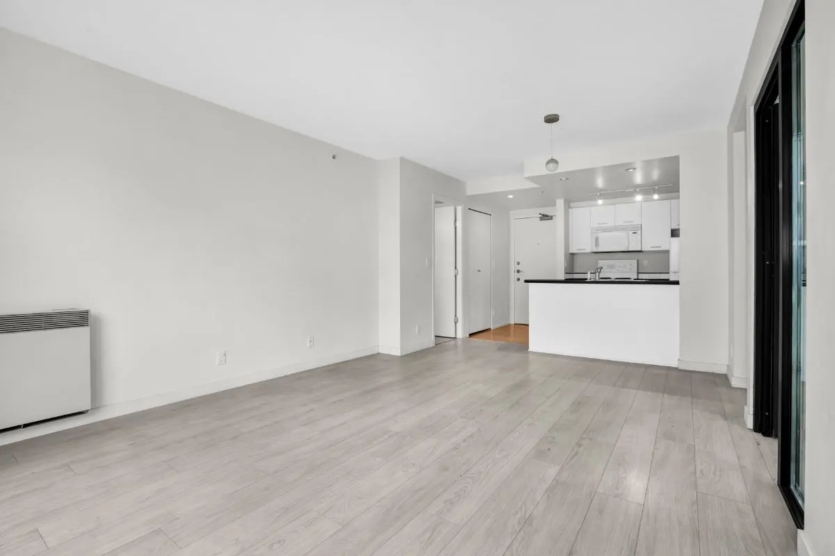 1805 1331 W Georgia Street