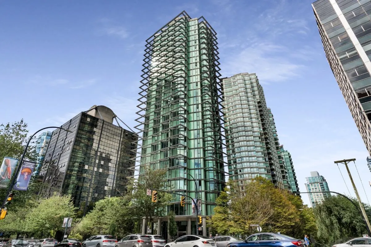 1805 1331 W Georgia Street
