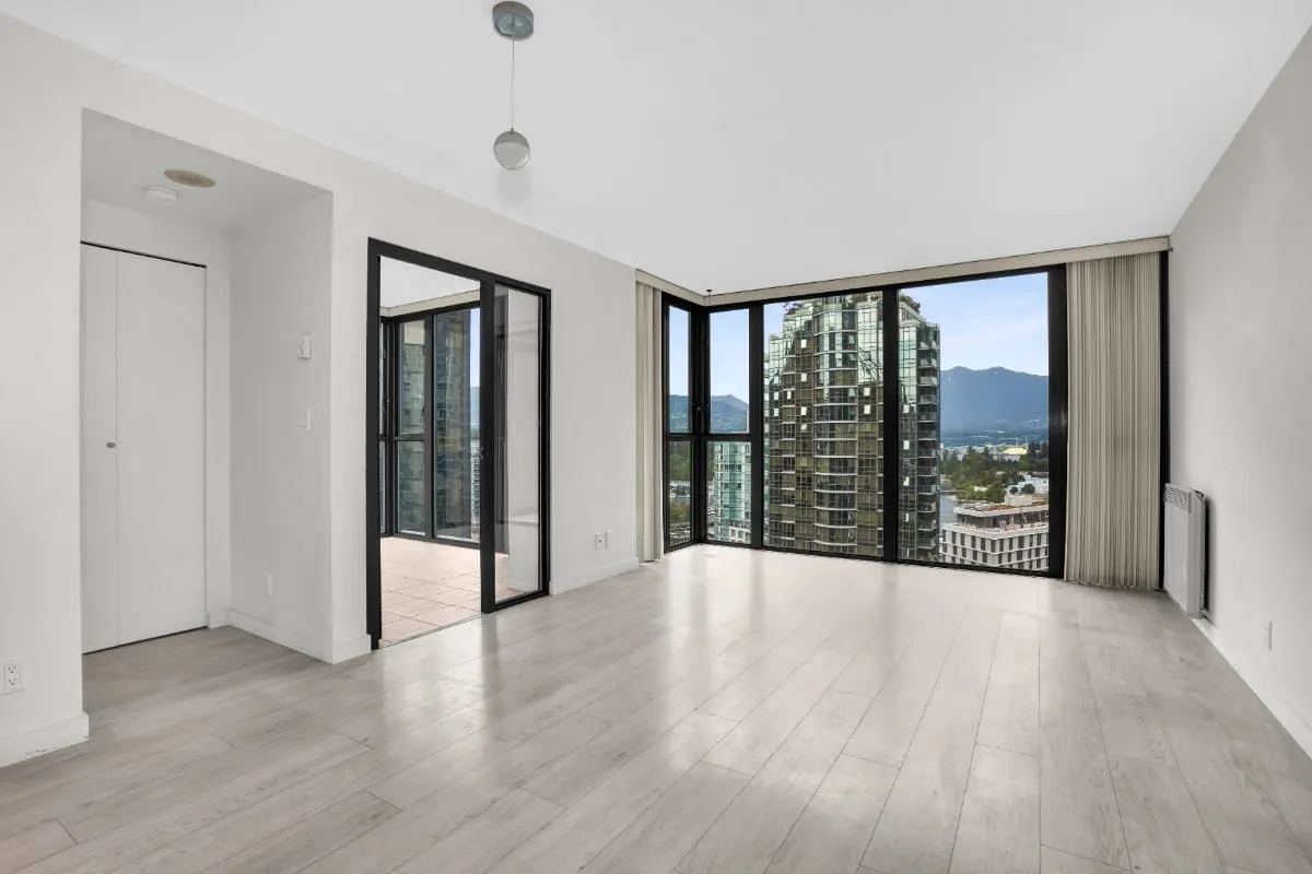 1805 1331 W Georgia Street