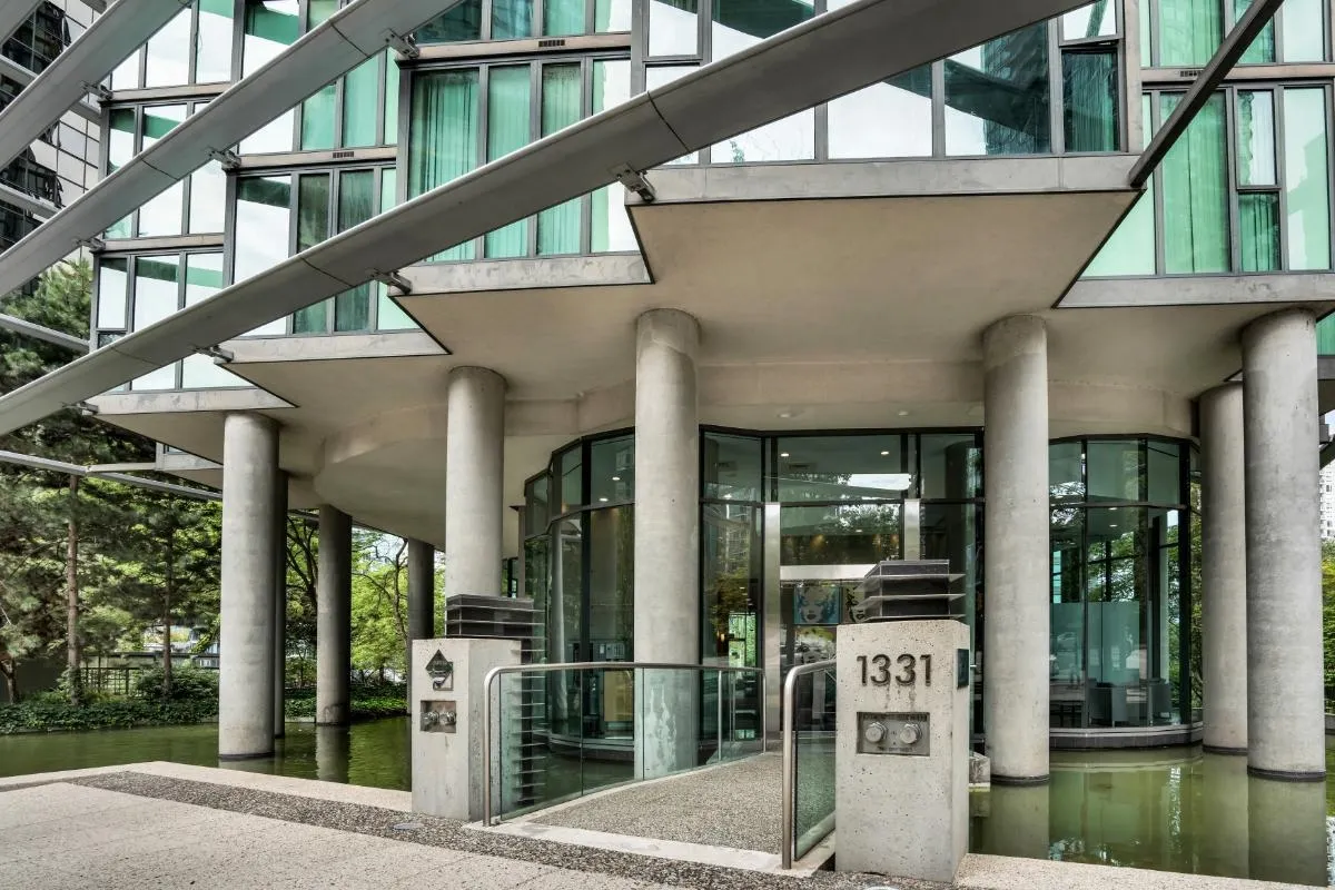 1805 1331 W Georgia Street