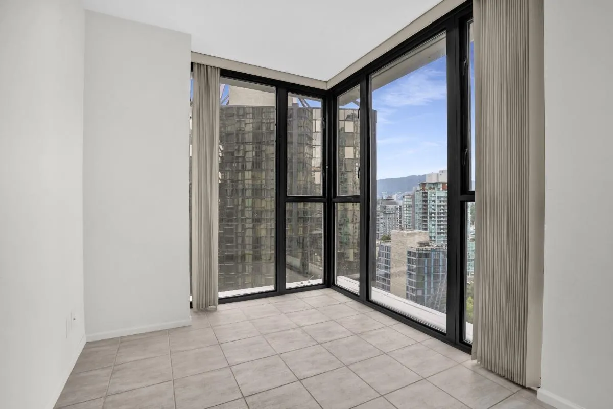 1805 1331 W Georgia Street