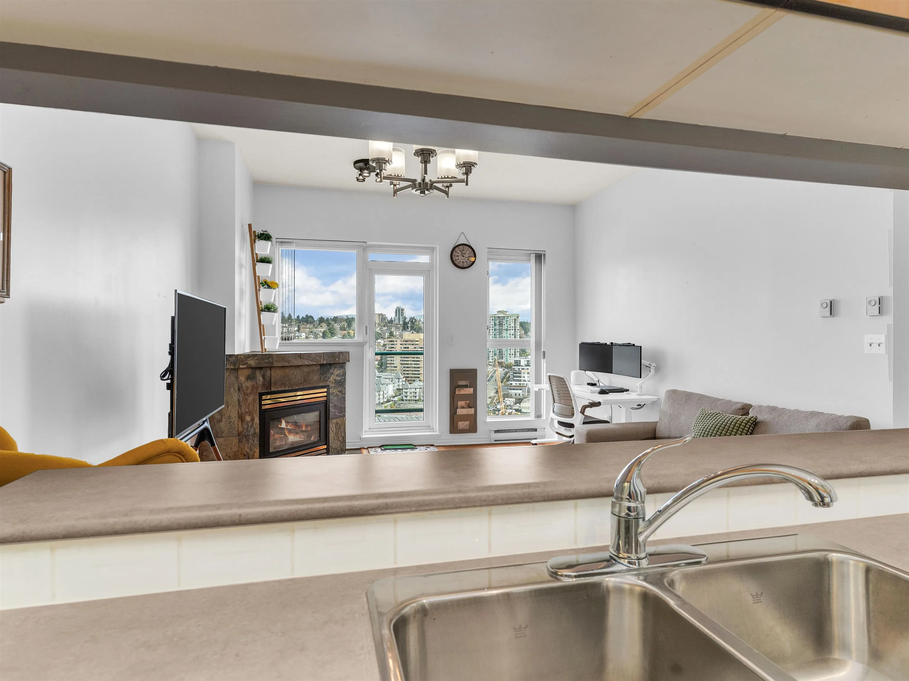 2205 10 Laguna Court