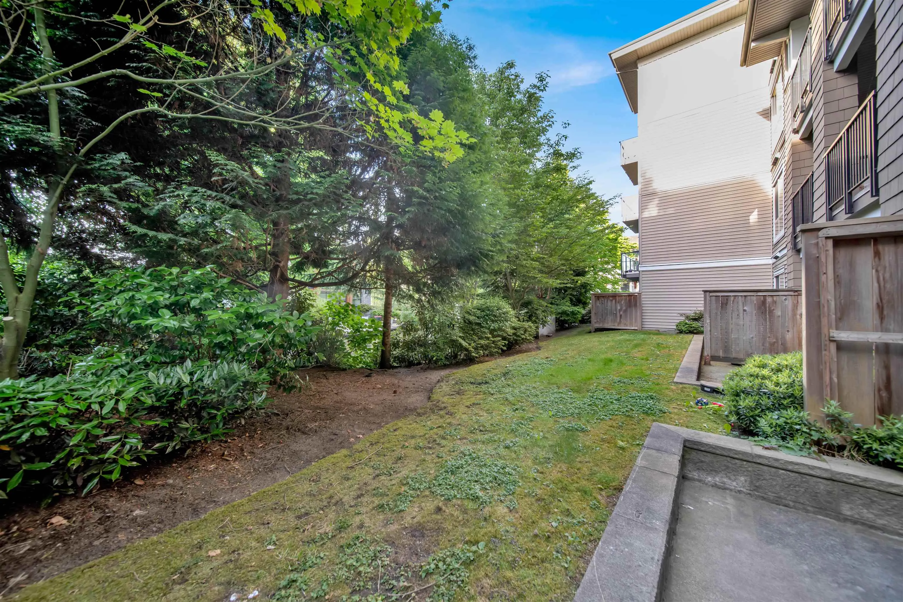 131 6628 120 Street