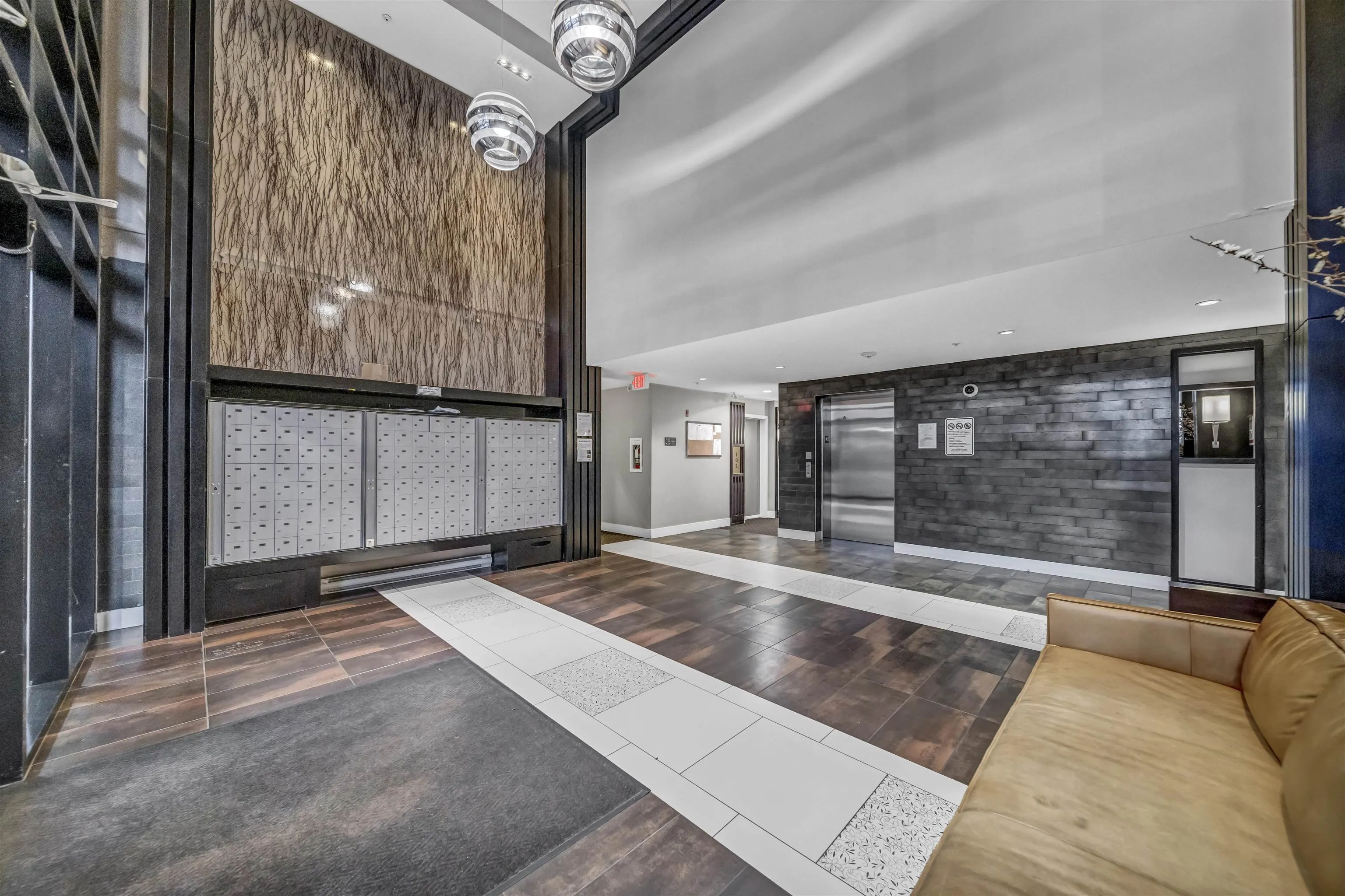 131 6628 120 Street