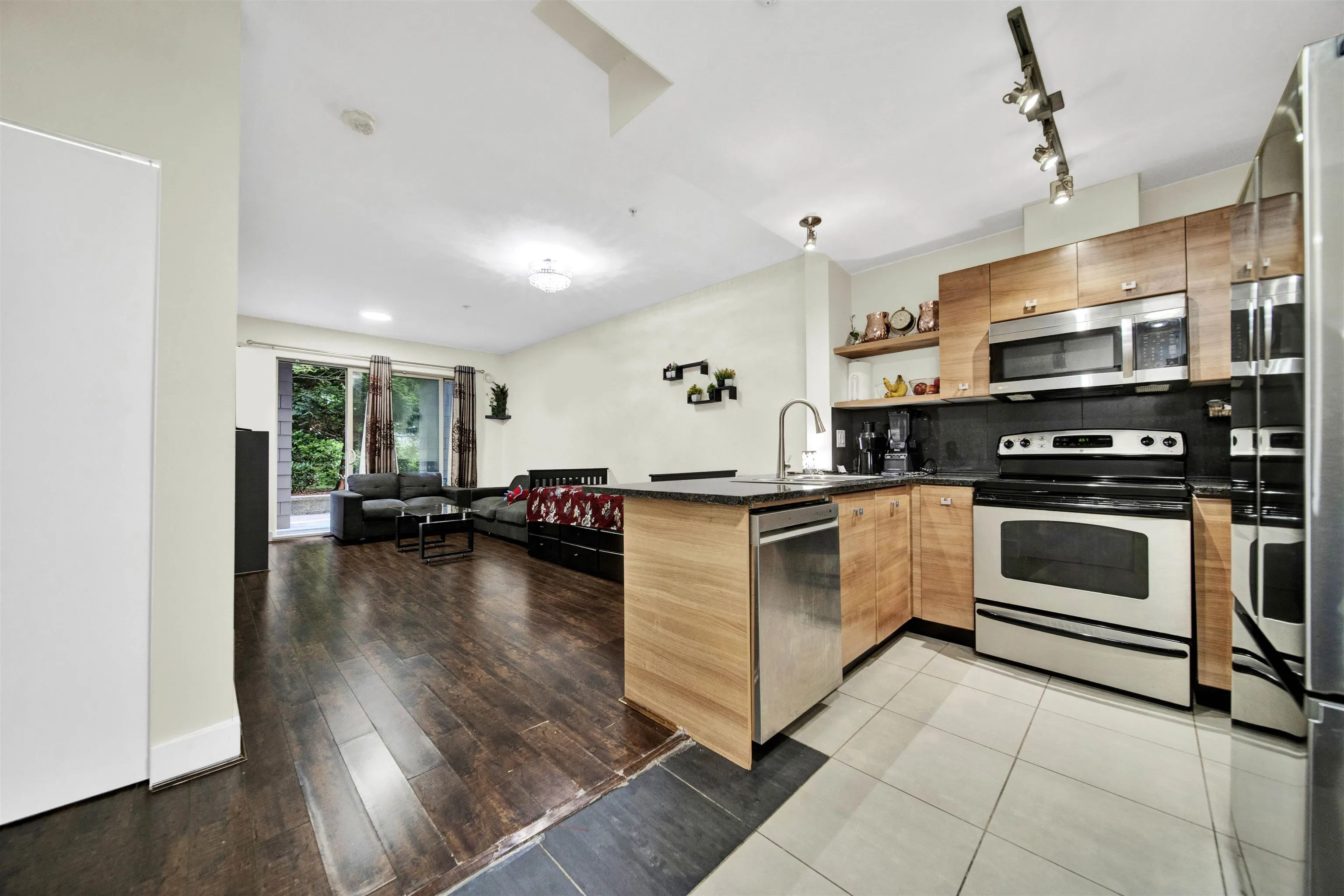131 6628 120 Street