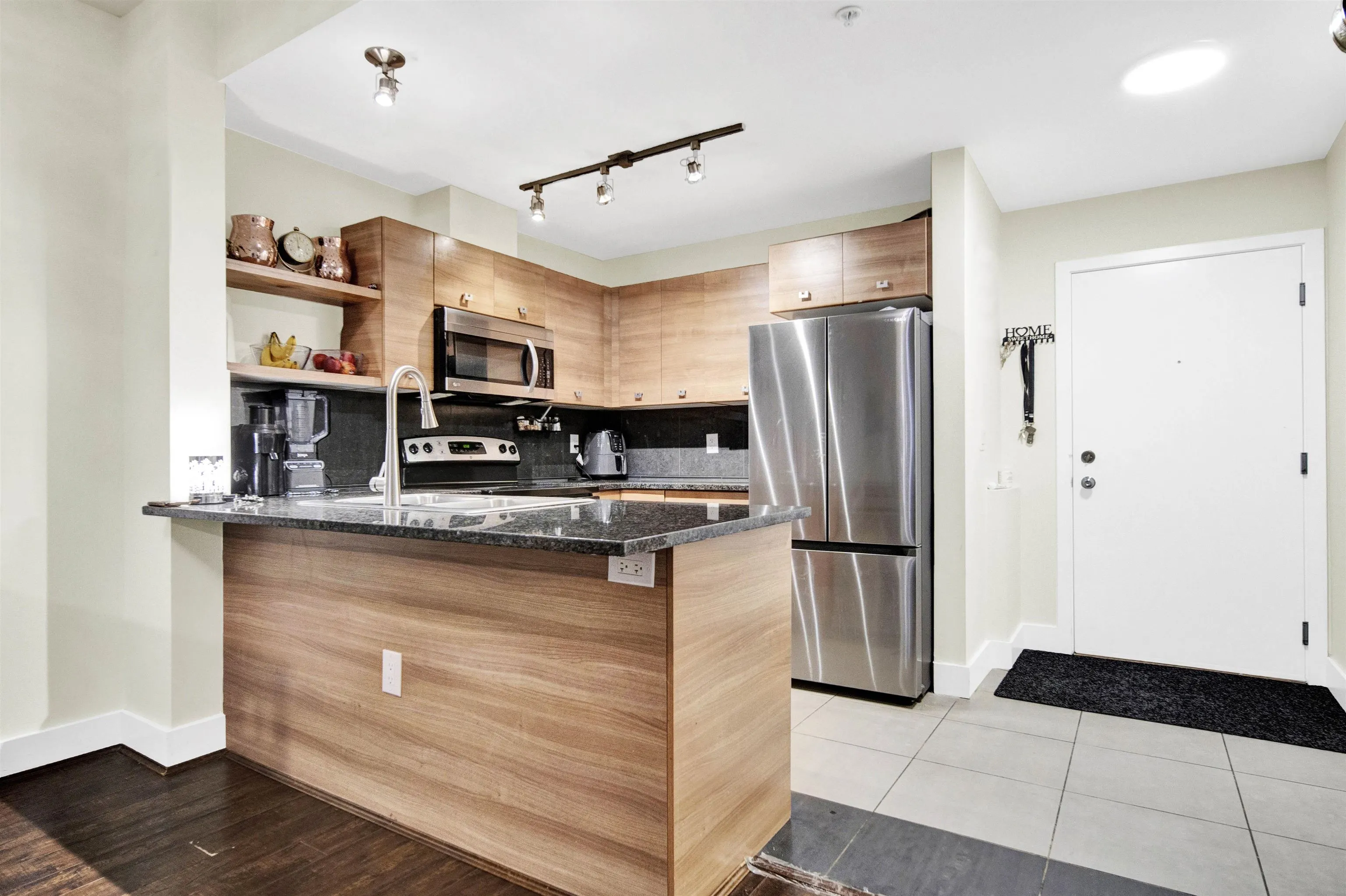 131 6628 120 Street