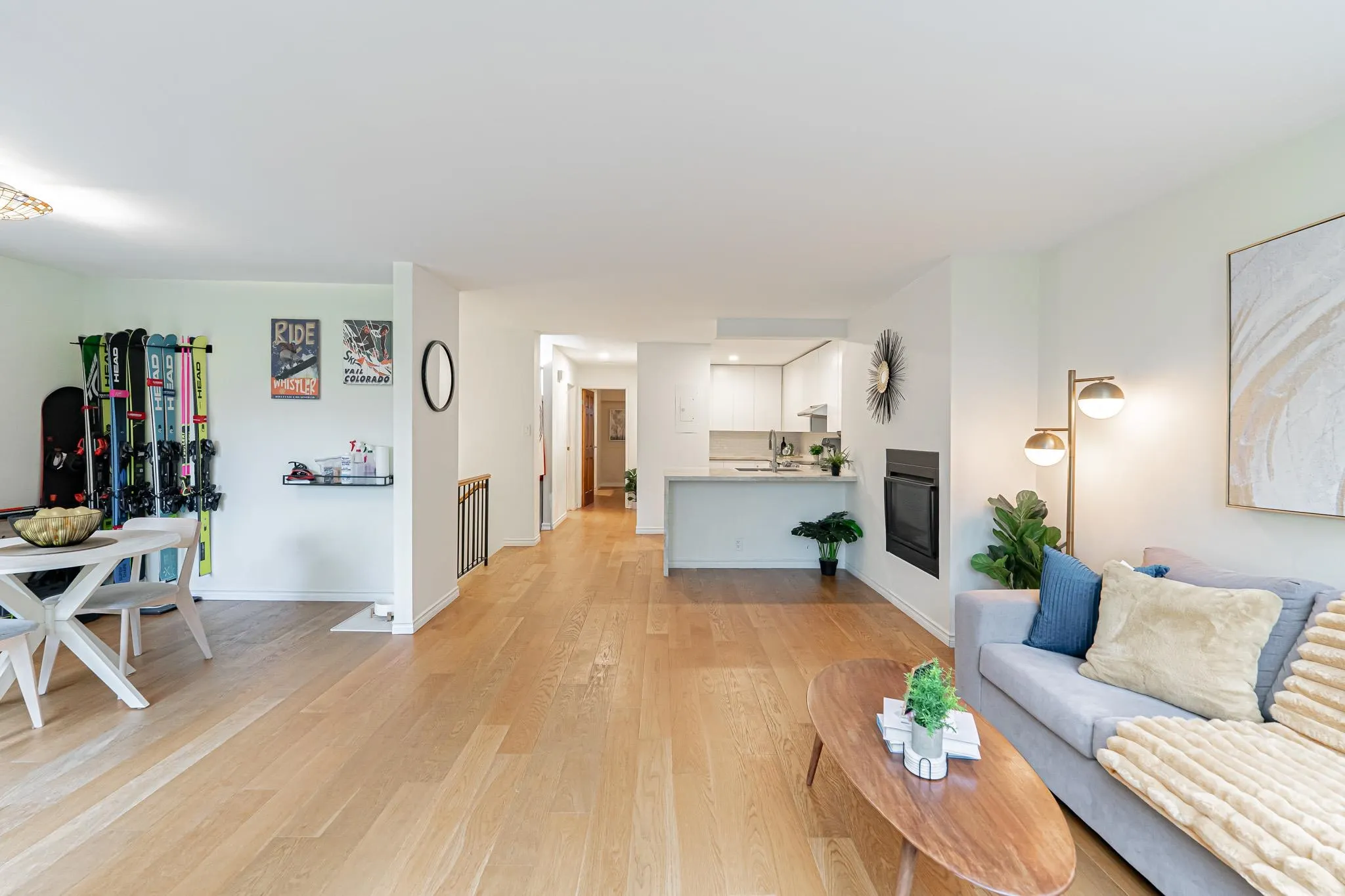 5 1786 Esquimalt Avenue
