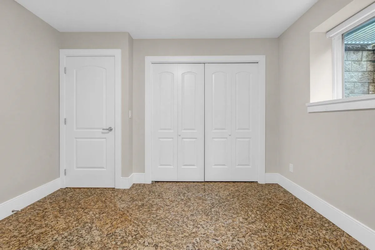 Basement 5109 Sussex Avenue