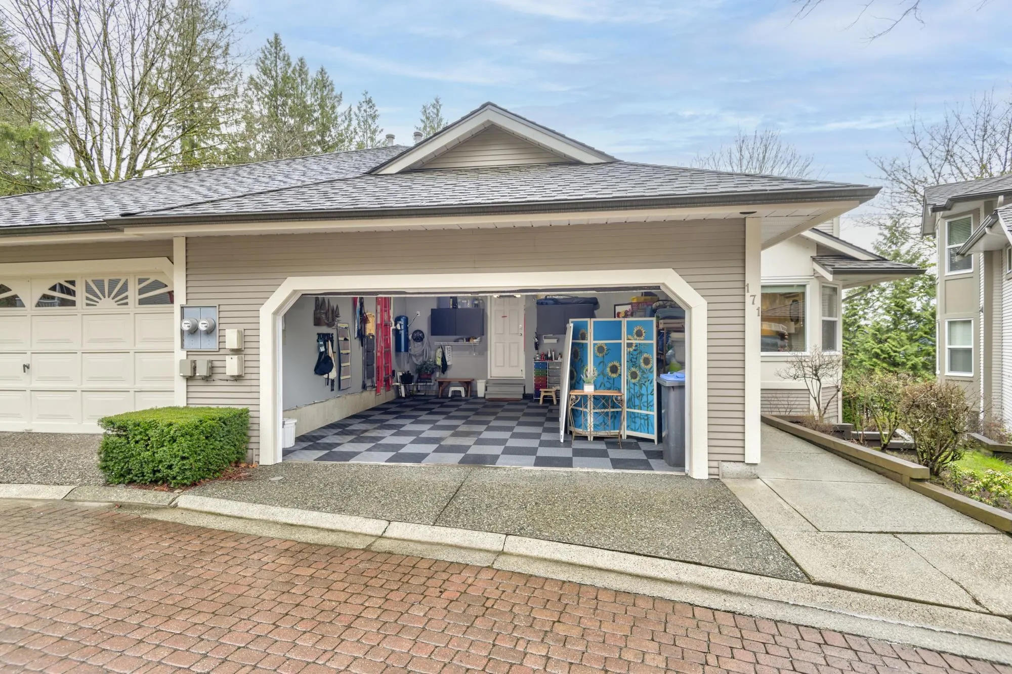 171 101 Parkside Drive
