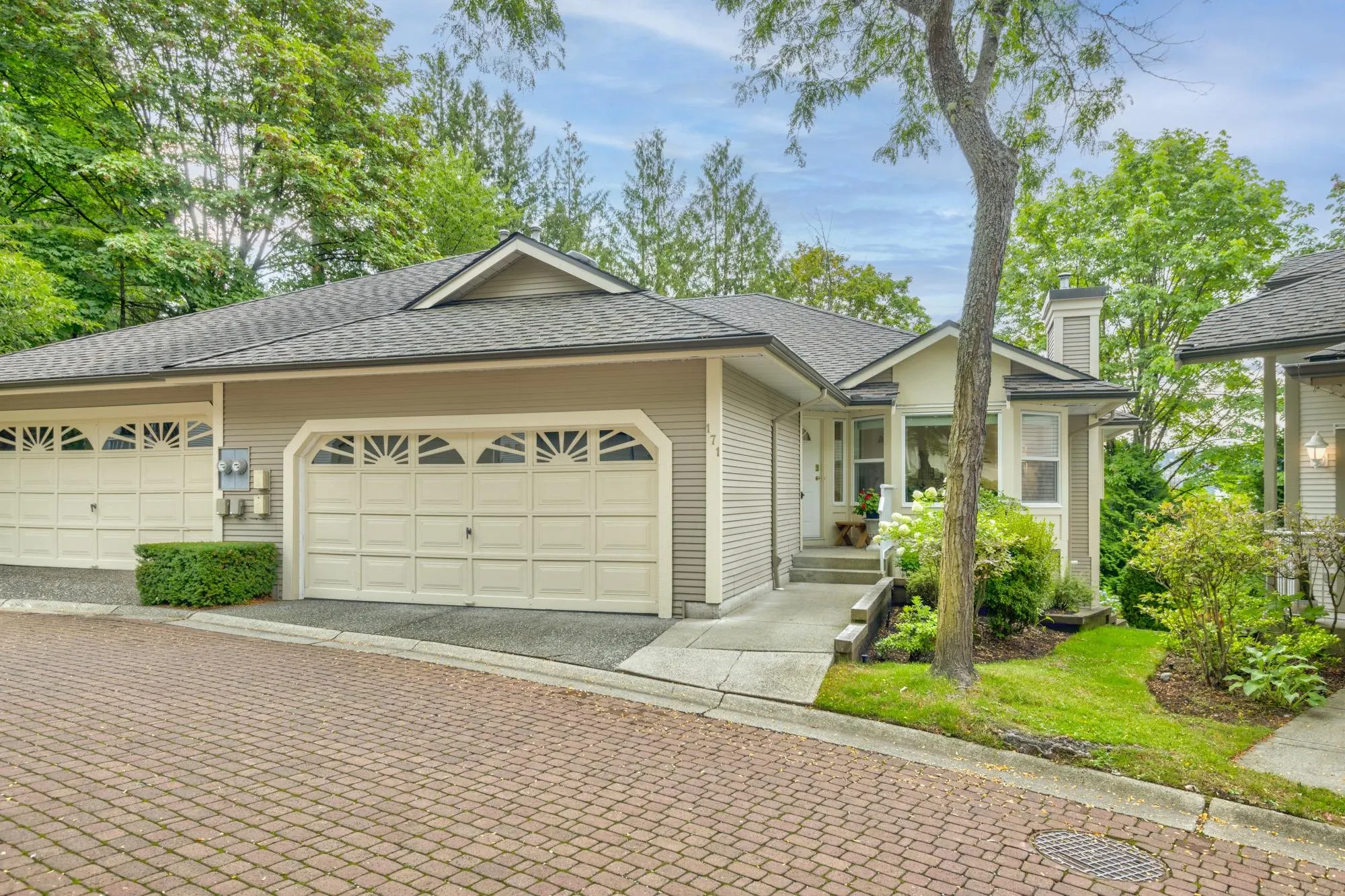 171 101 Parkside Drive