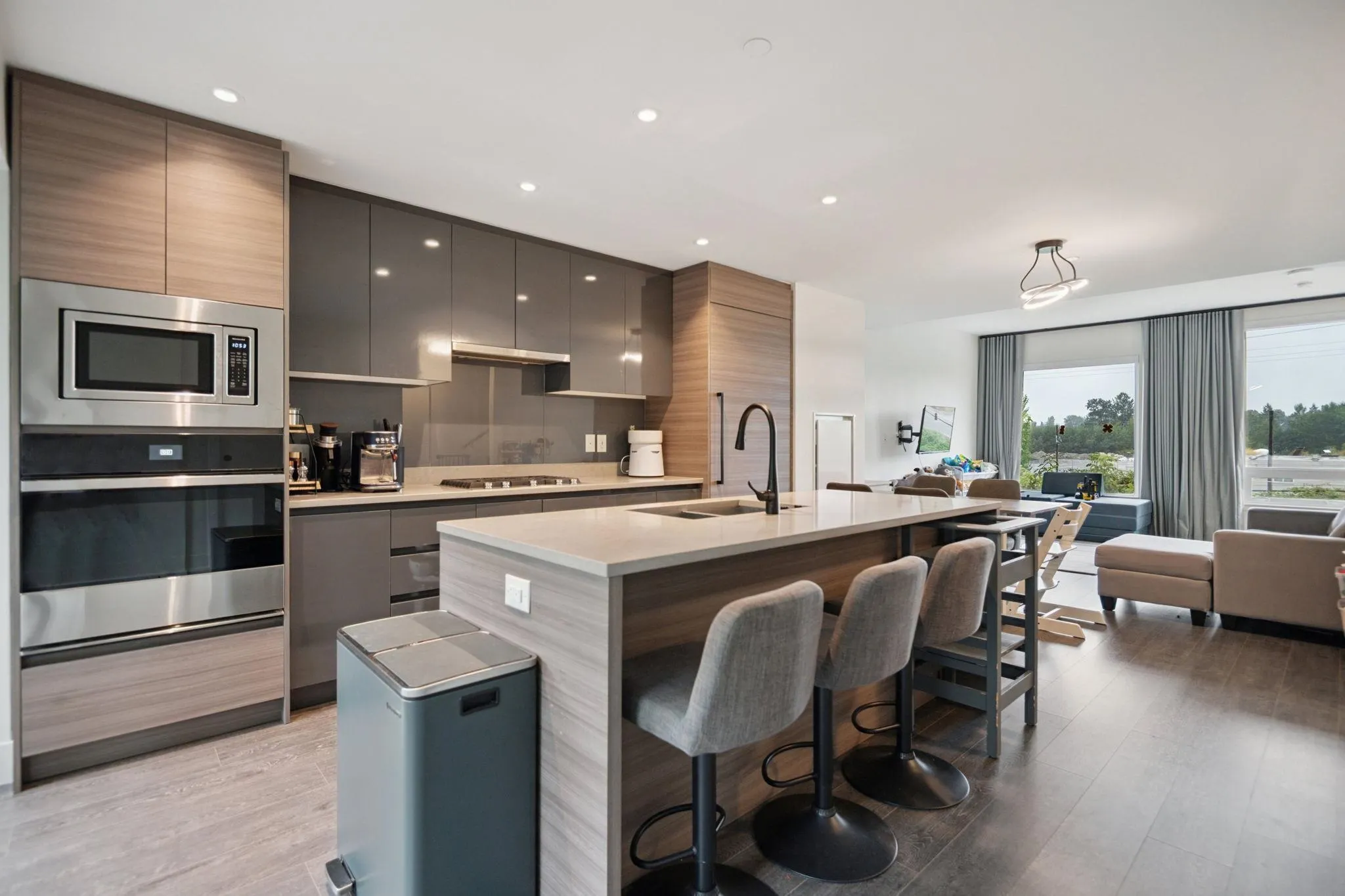 6 8589 Rivergrass Drive