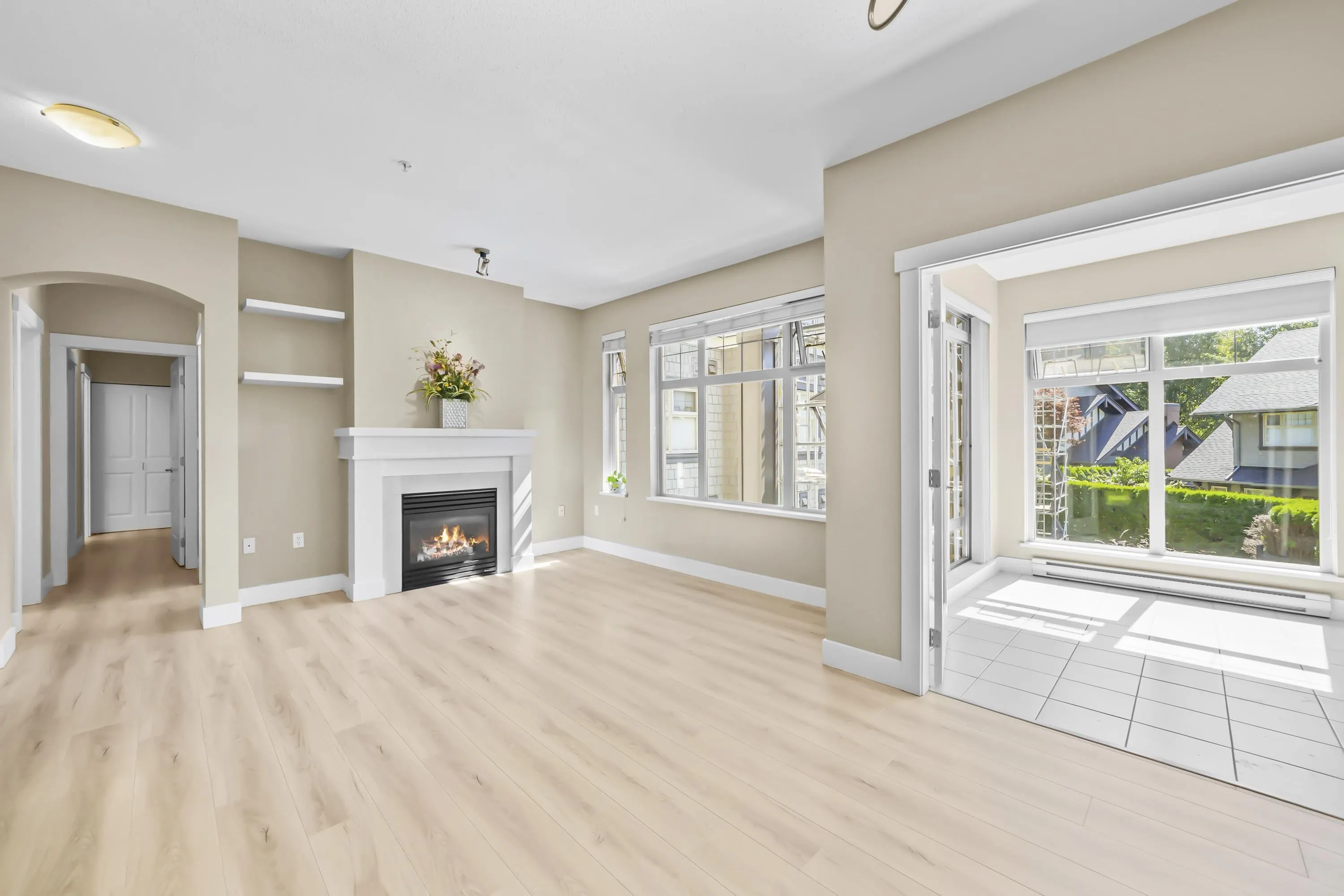 301 4885 Valley Drive