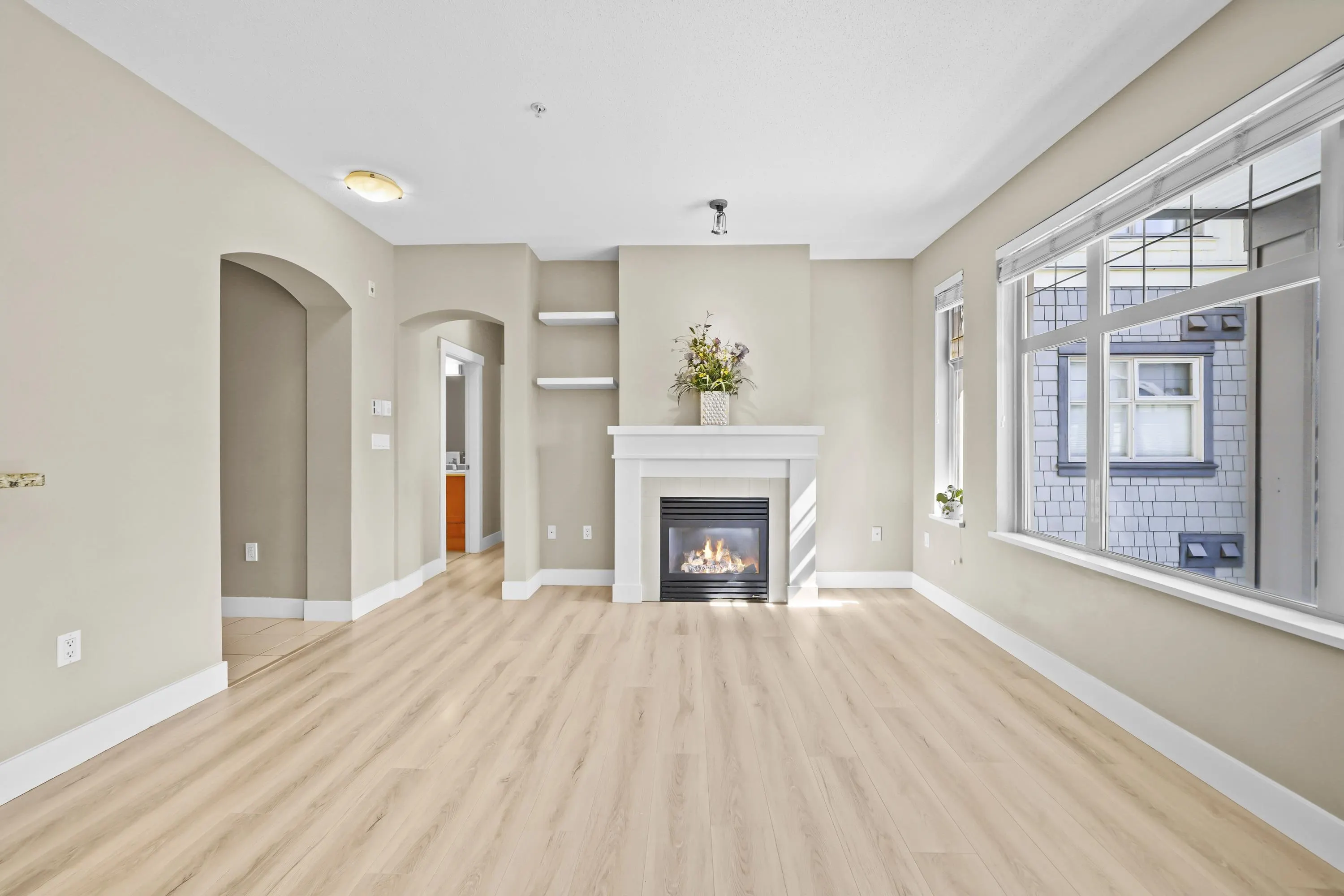 301 4885 Valley Drive