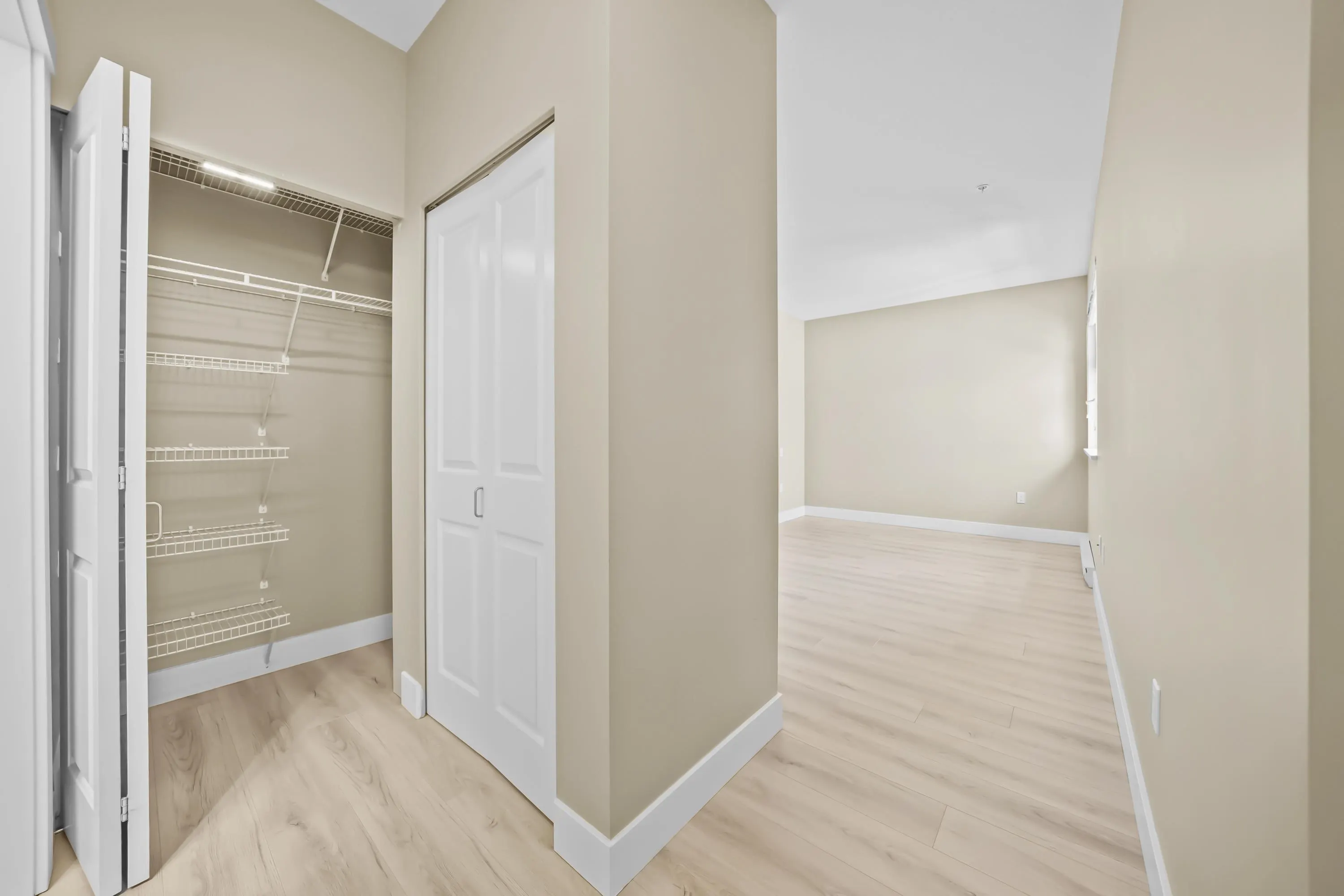 301 4885 Valley Drive