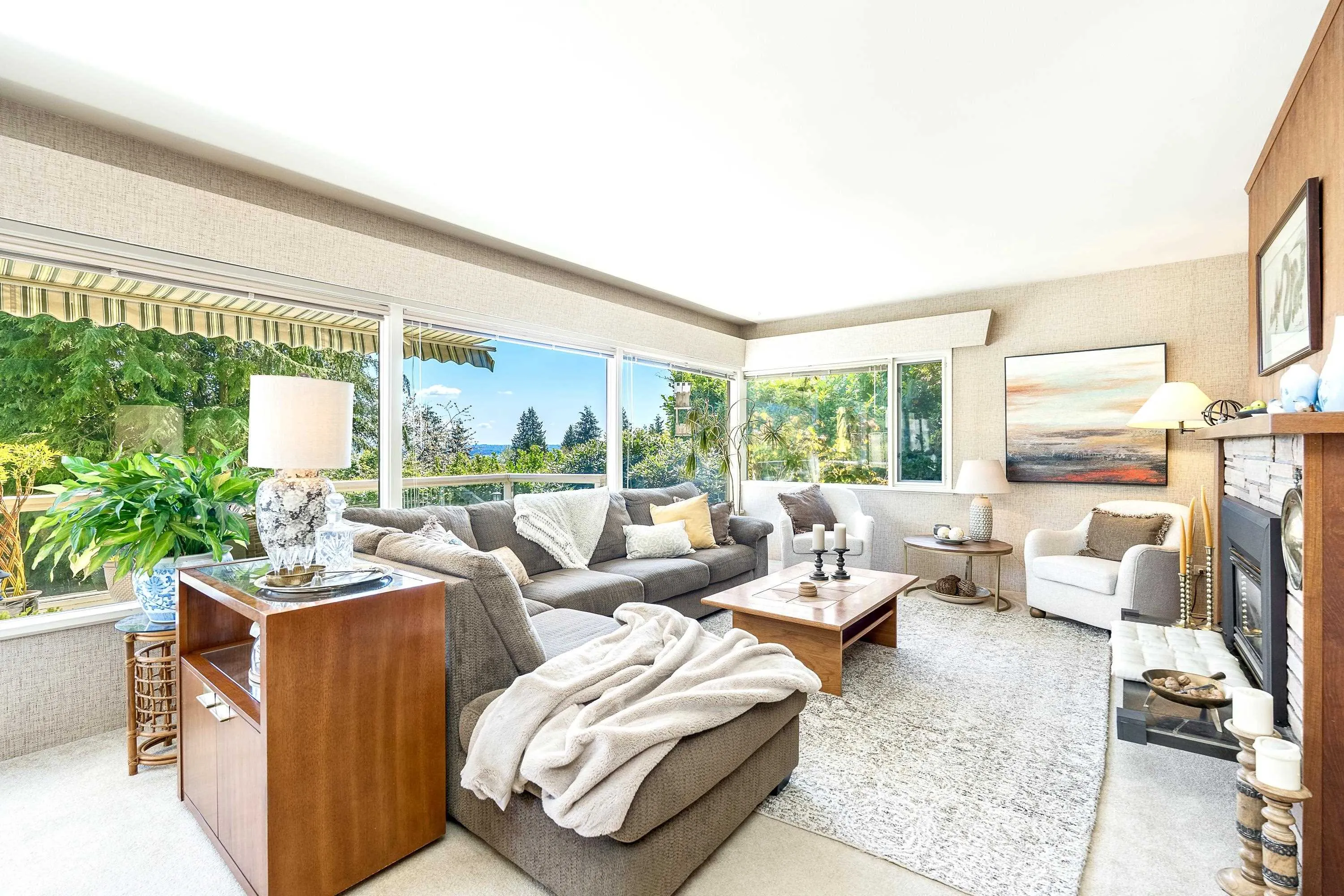 792 Anderson Crescent