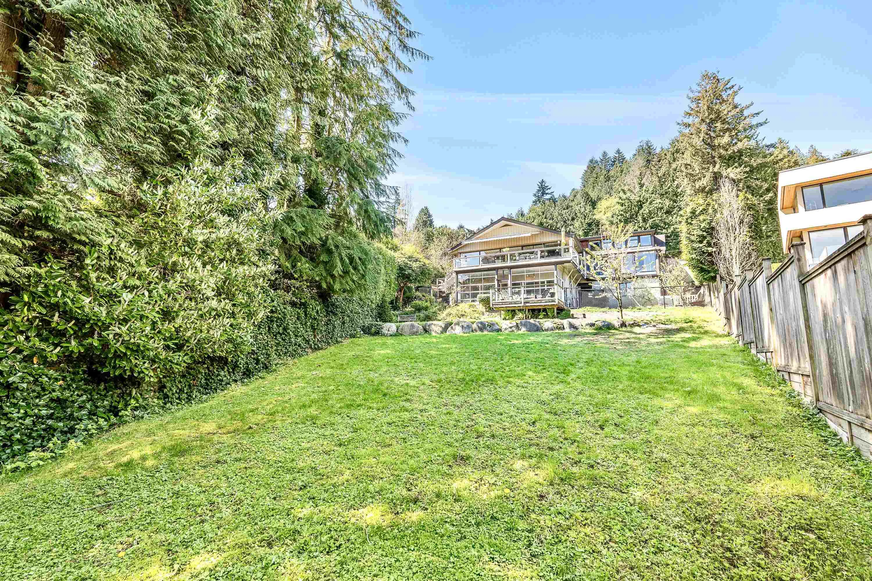 792 Anderson Crescent