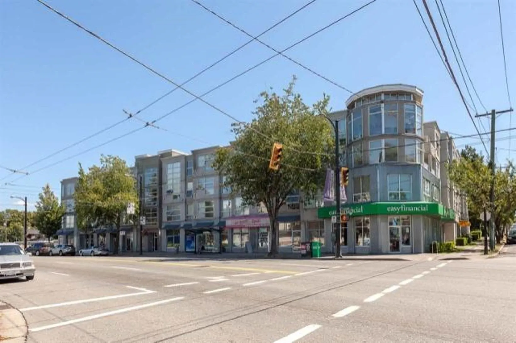 418 E Broadway