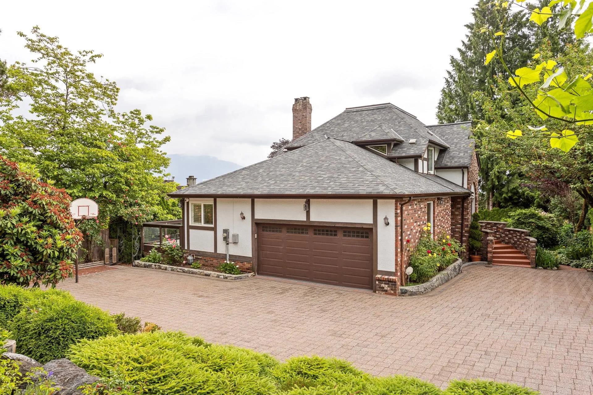 2953 Admiral Court