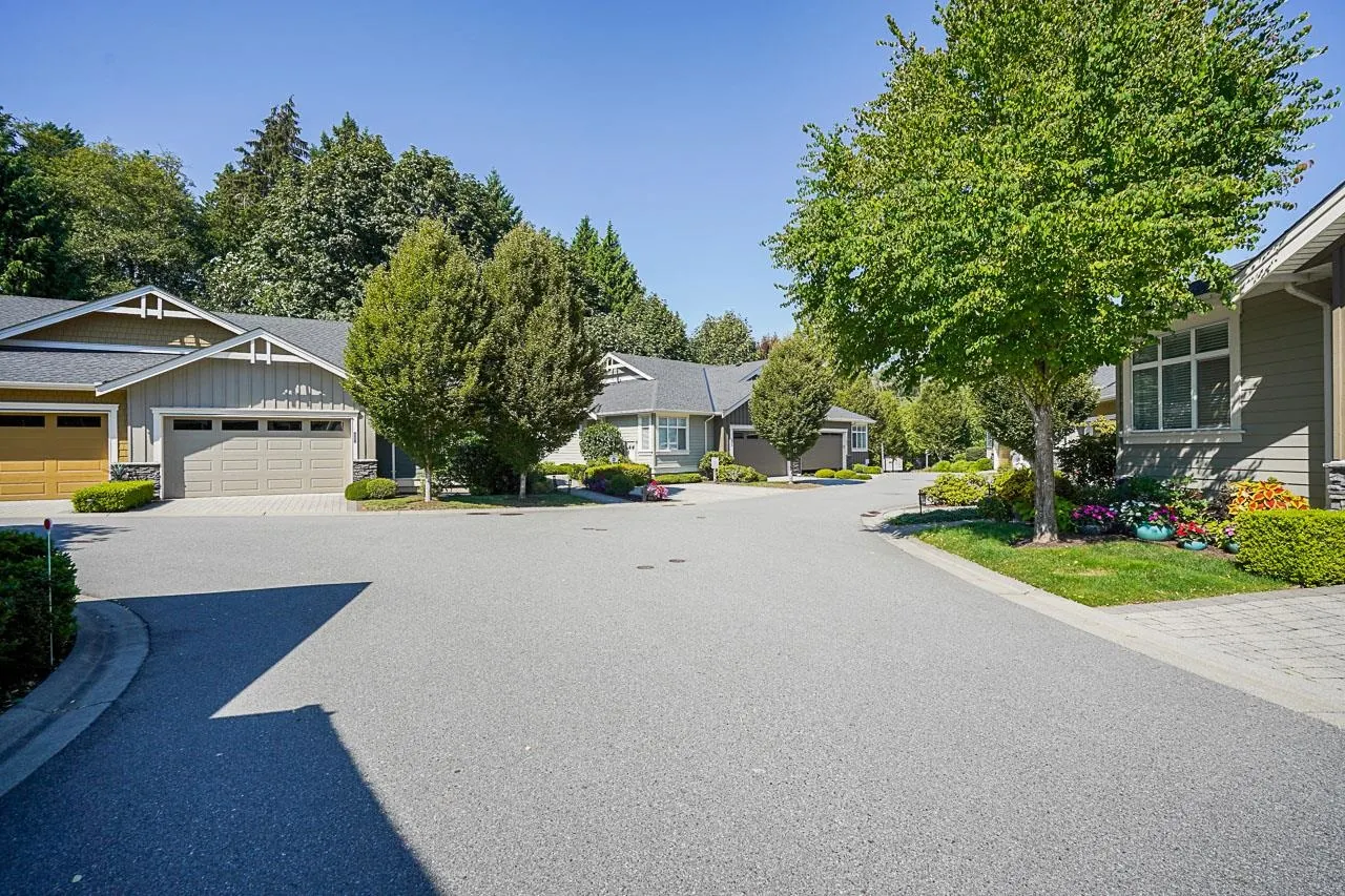10 15989 Mountain View Drive