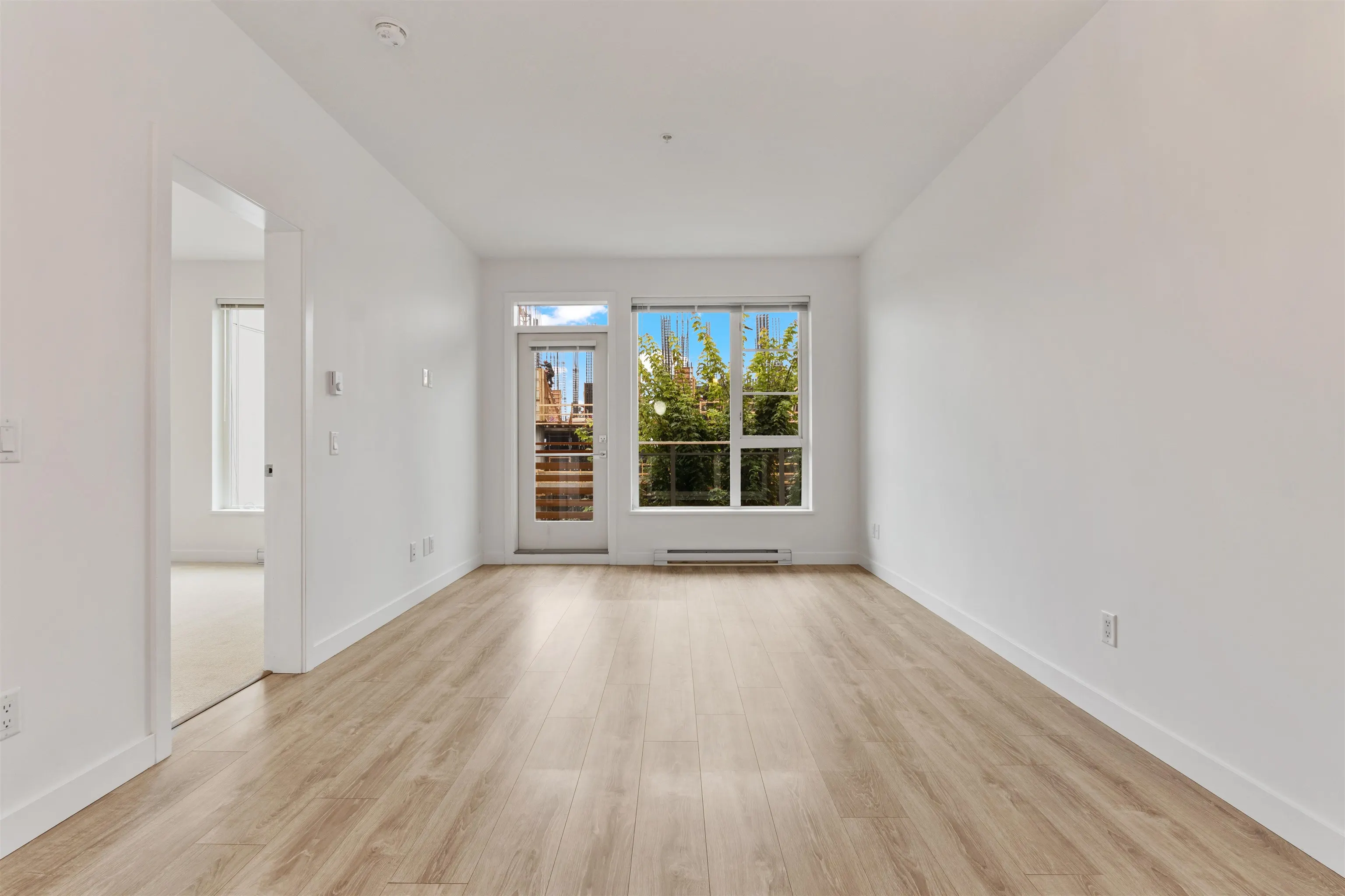 308 516 Foster Avenue