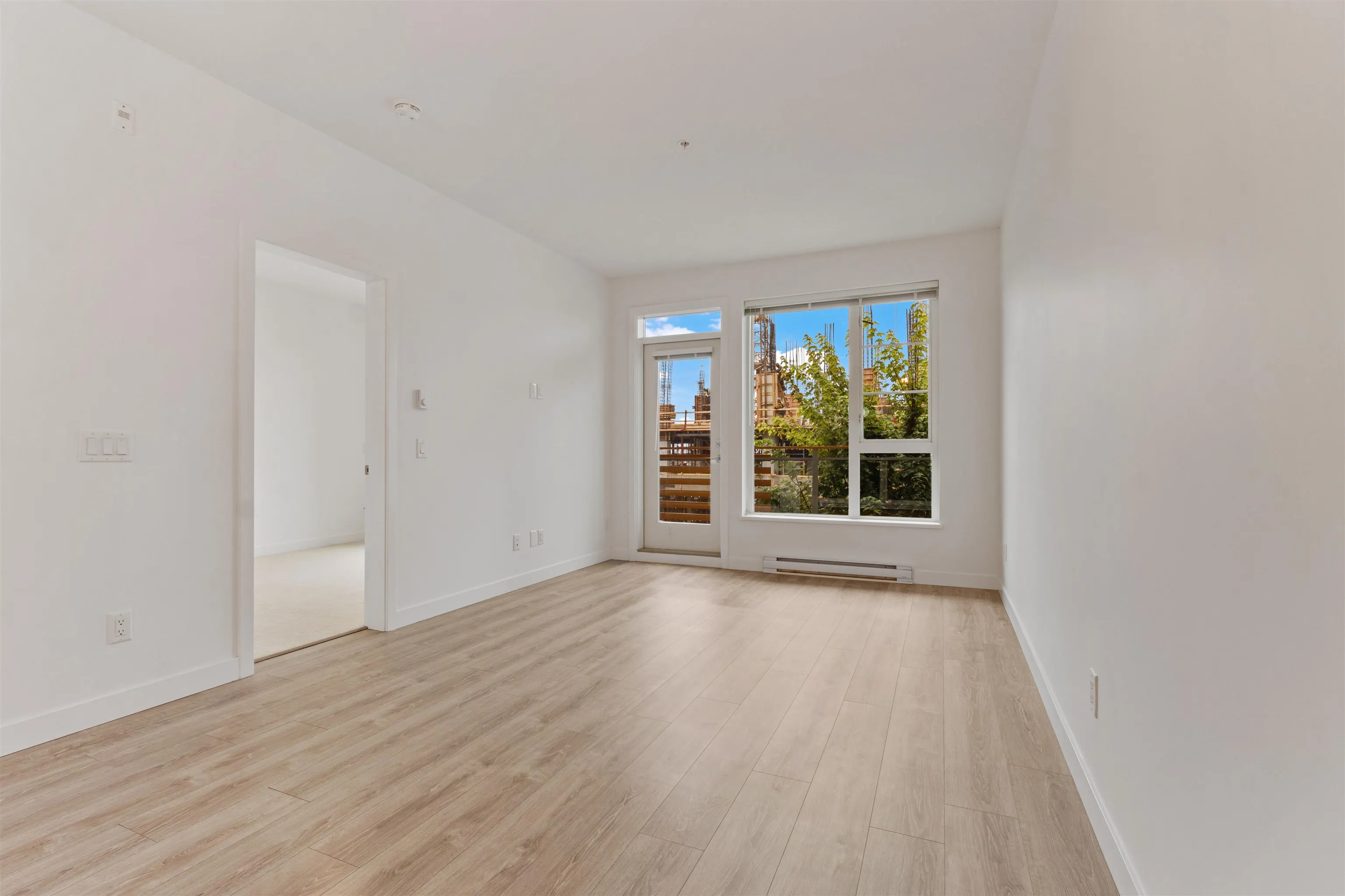 308 516 Foster Avenue