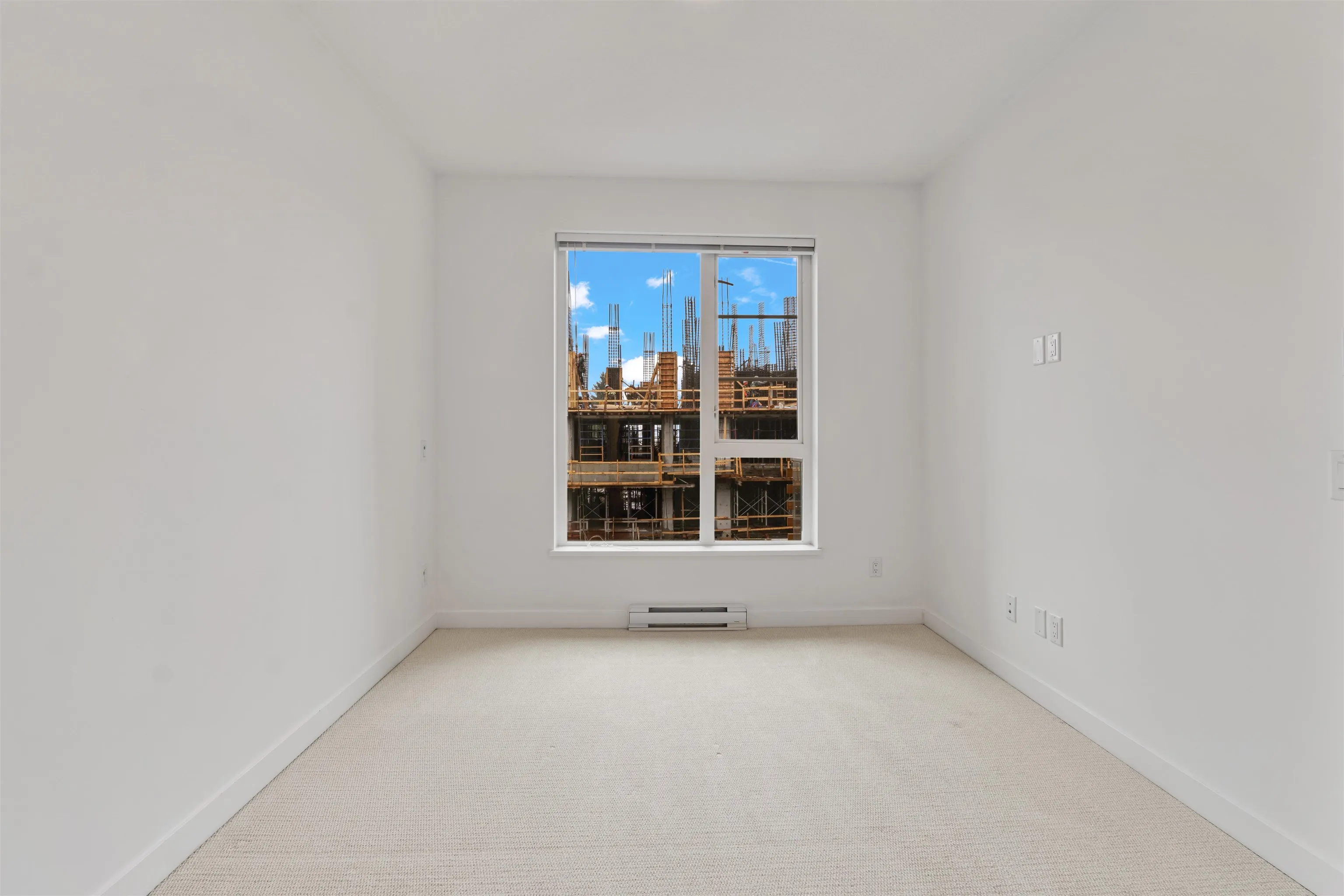 308 516 Foster Avenue