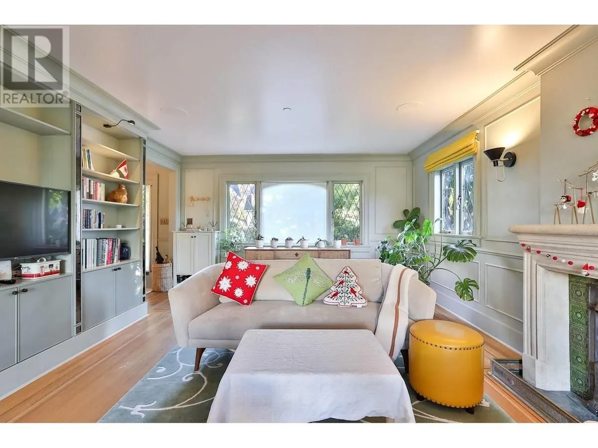 42** 9th Avenue
