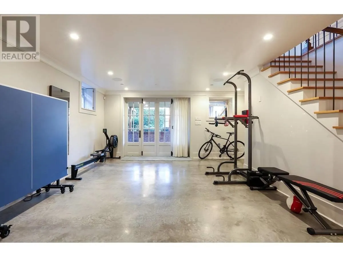 42** 9th Avenue