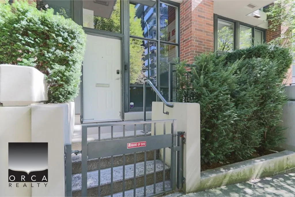 565 Helmcken Street Street