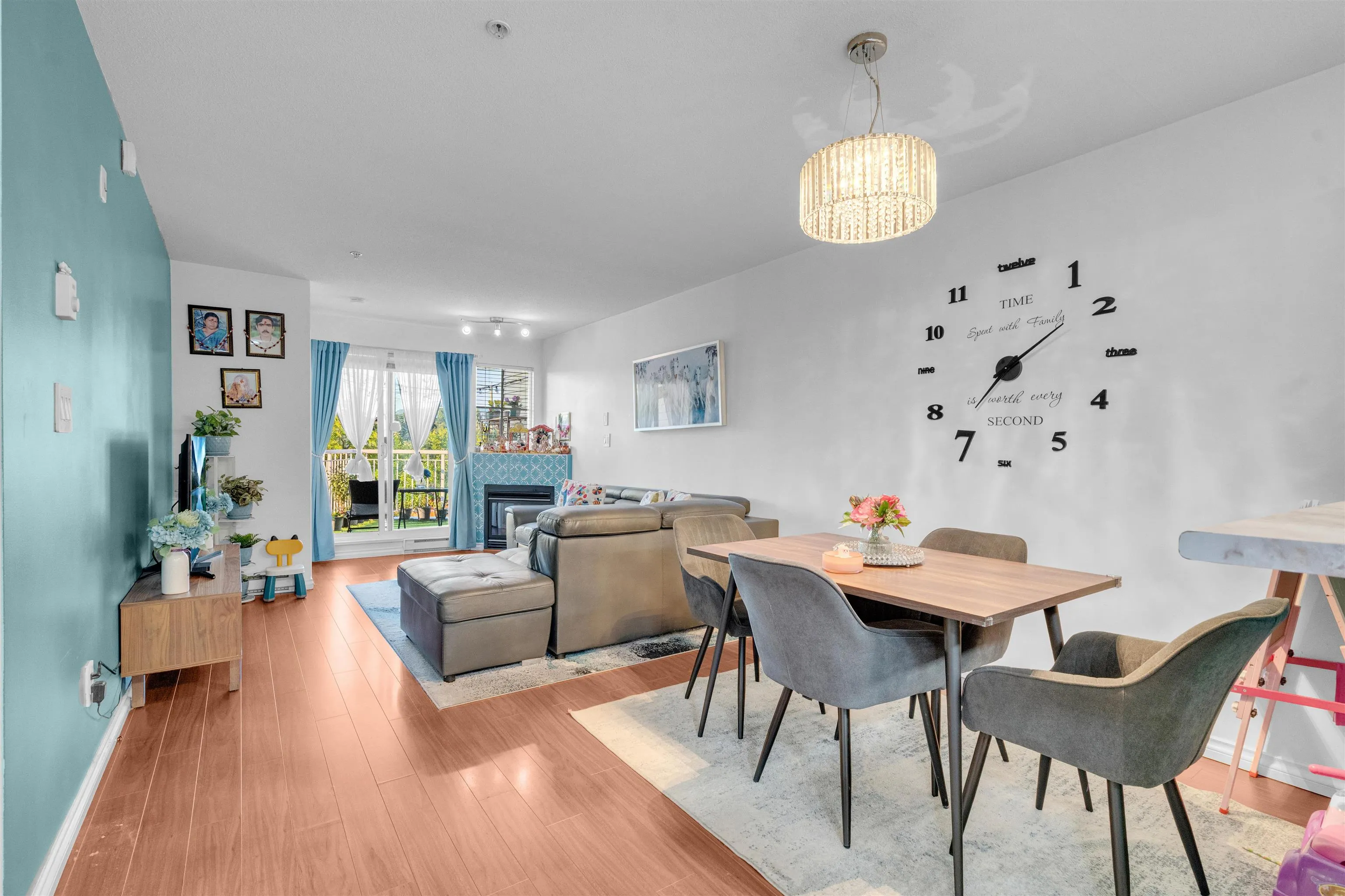 102 2973 Kingsway
