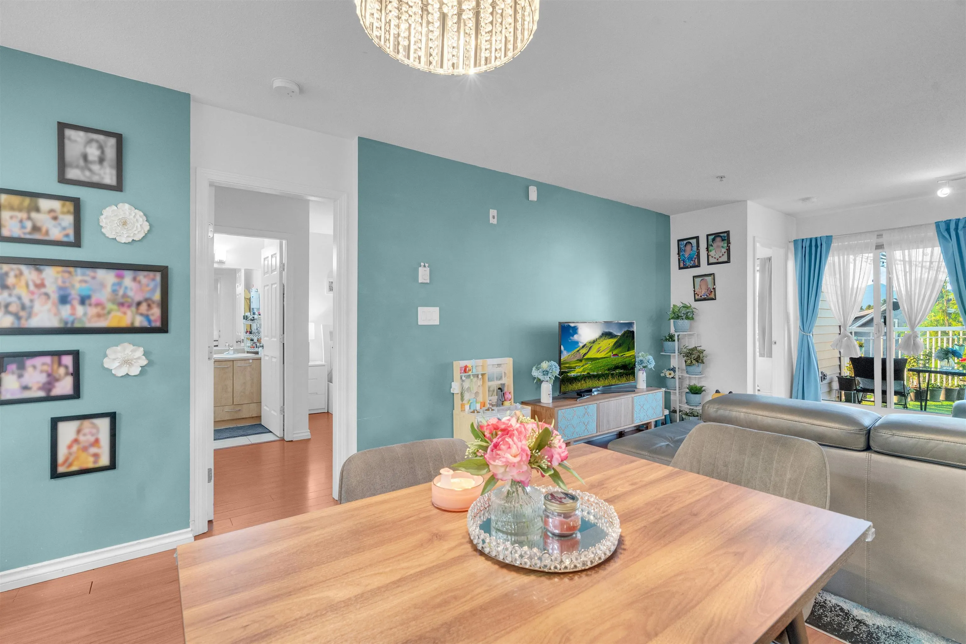 102 2973 Kingsway