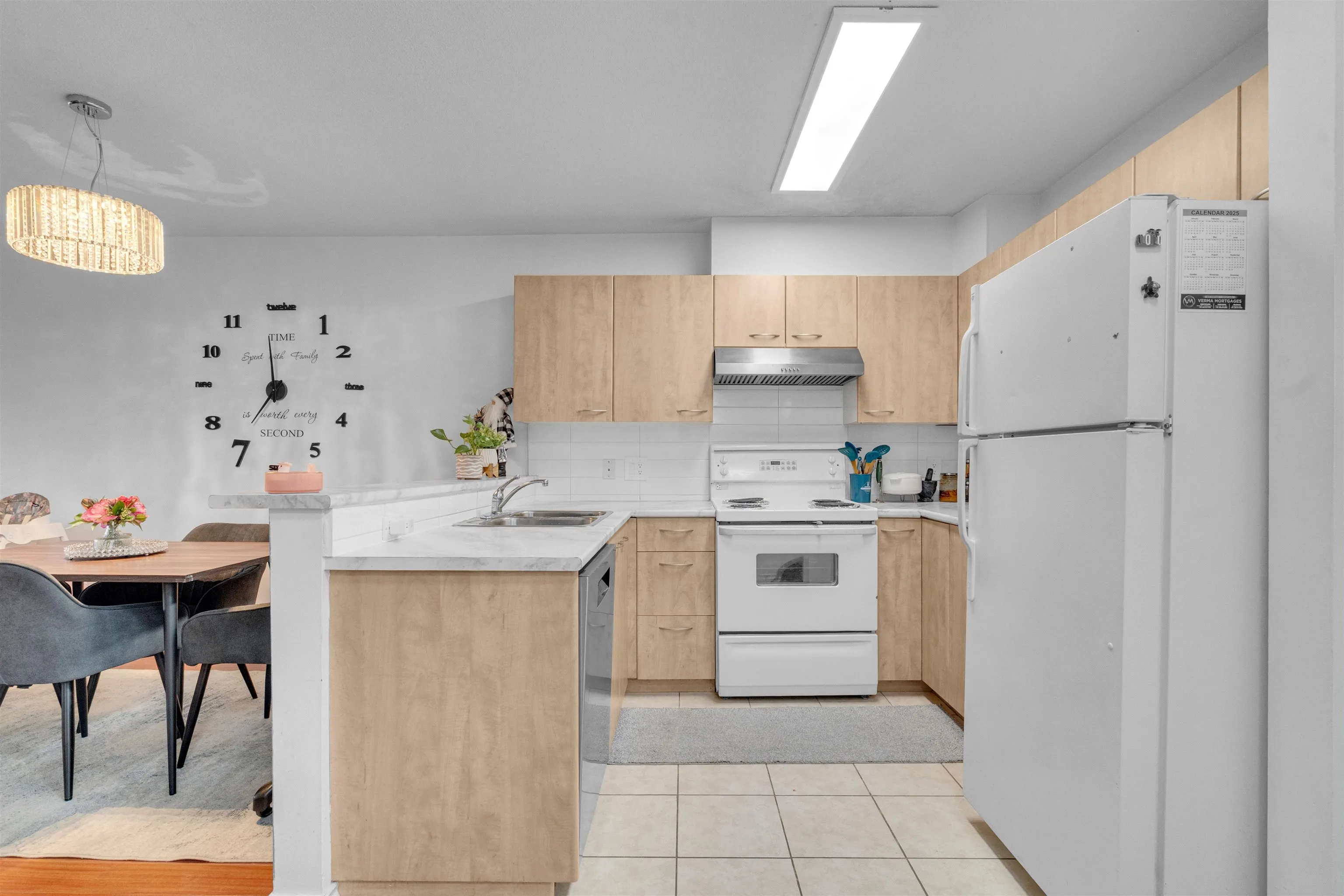 102 2973 Kingsway