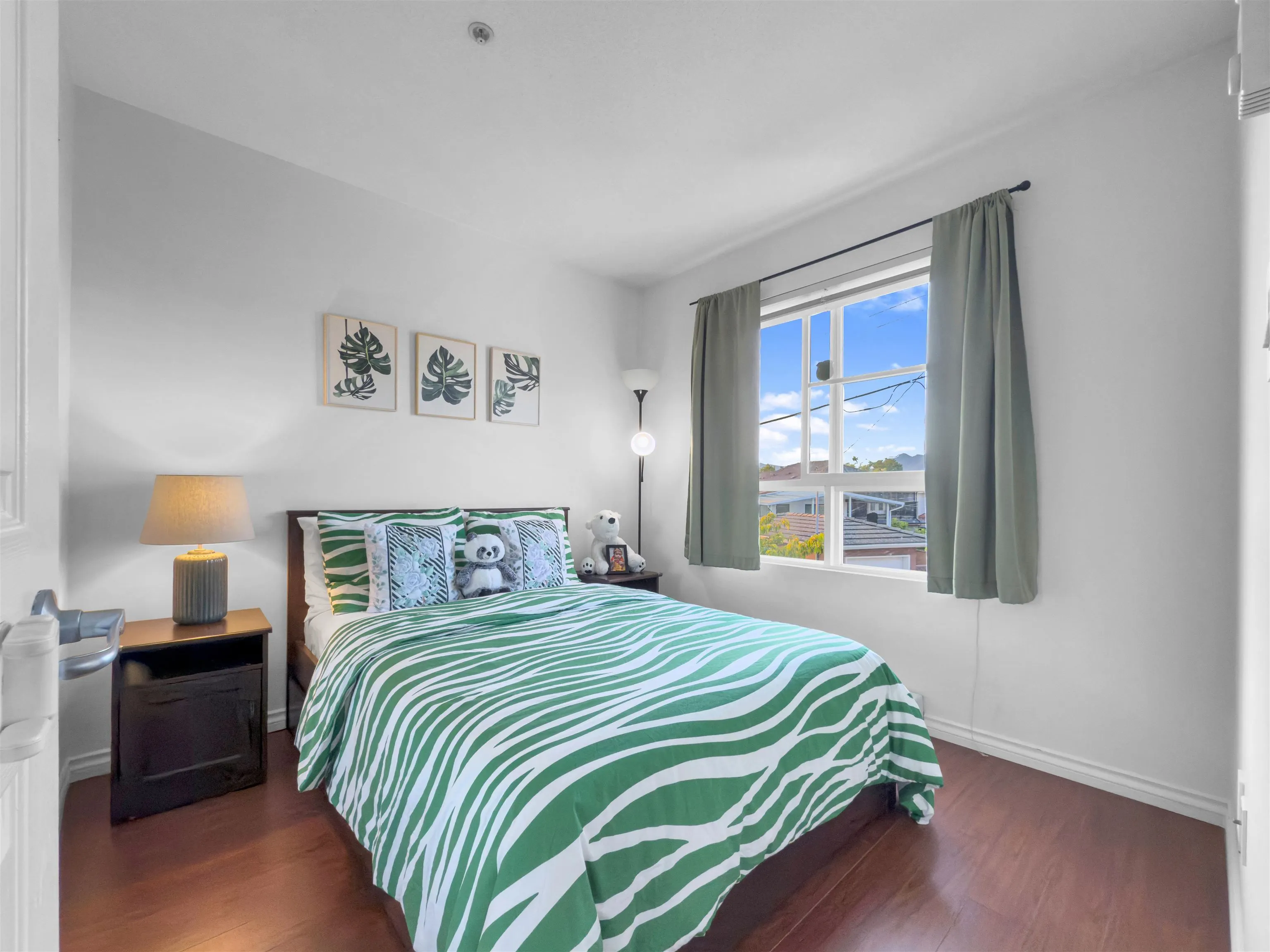 102 2973 Kingsway