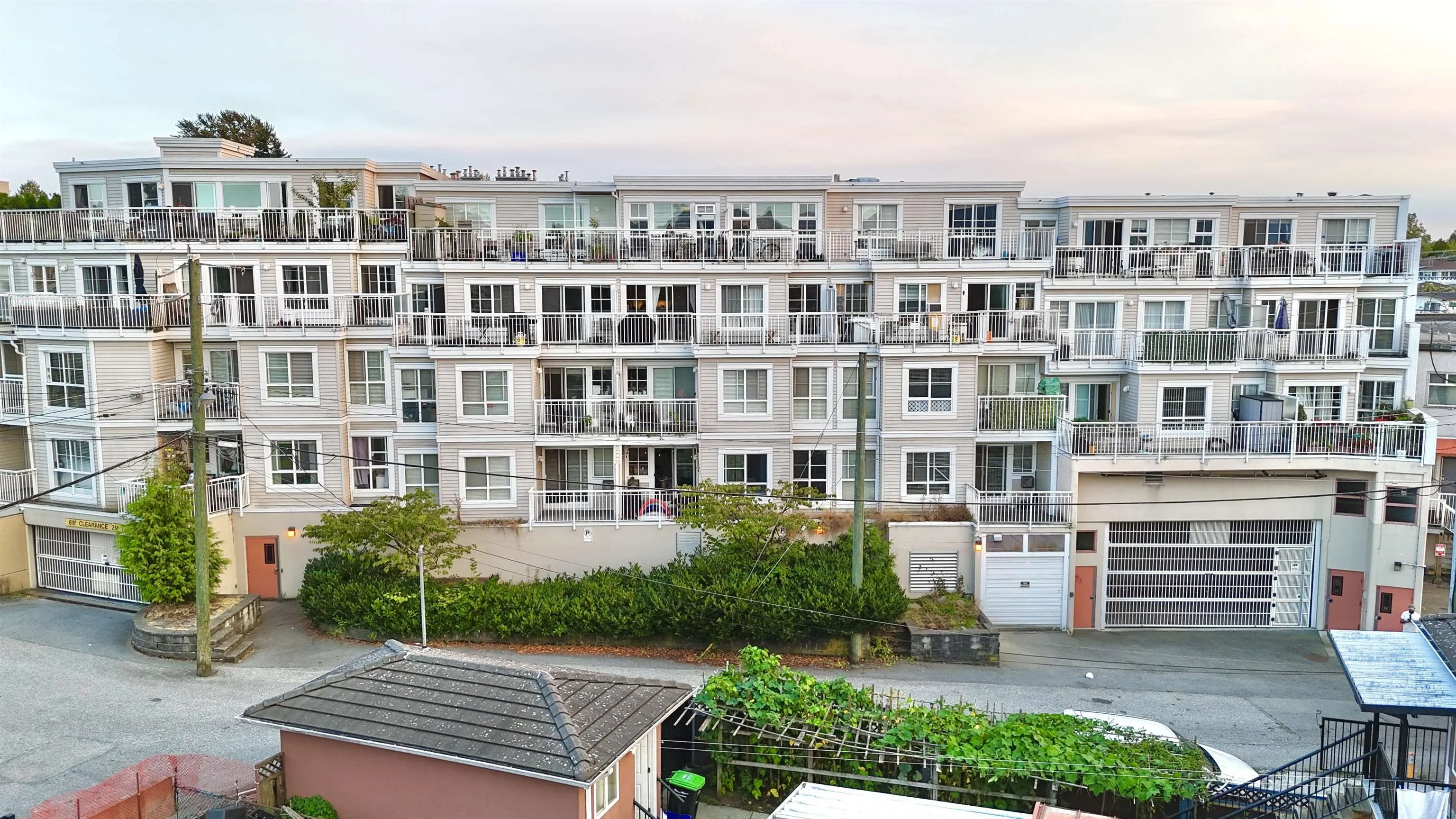 102 2973 Kingsway