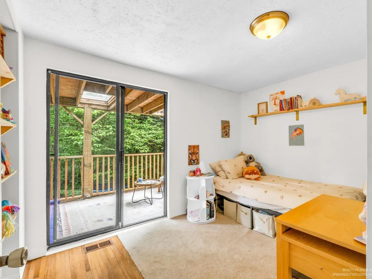 1706 Deep Cove Road