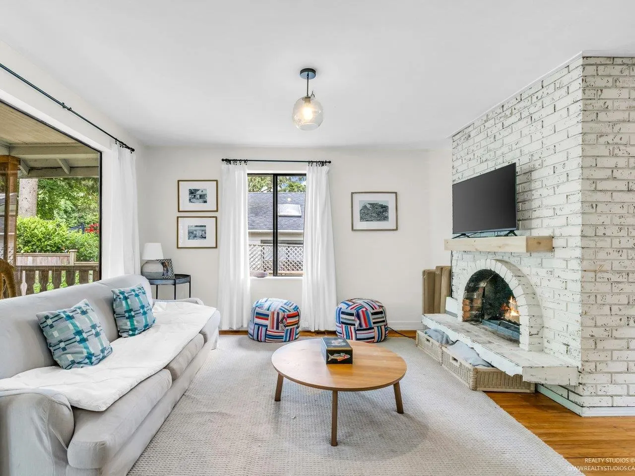 1706 Deep Cove Road