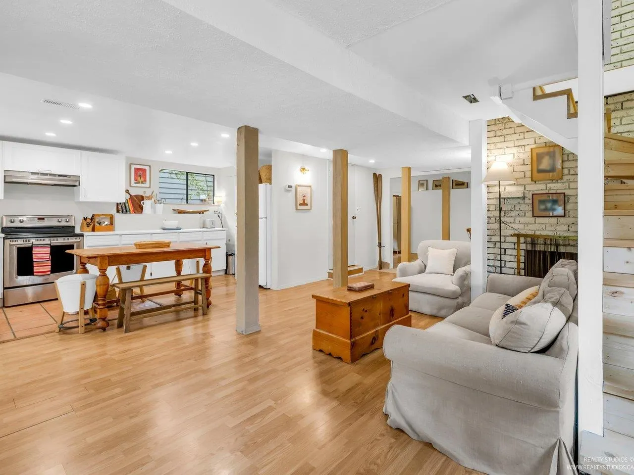 1706 Deep Cove Road