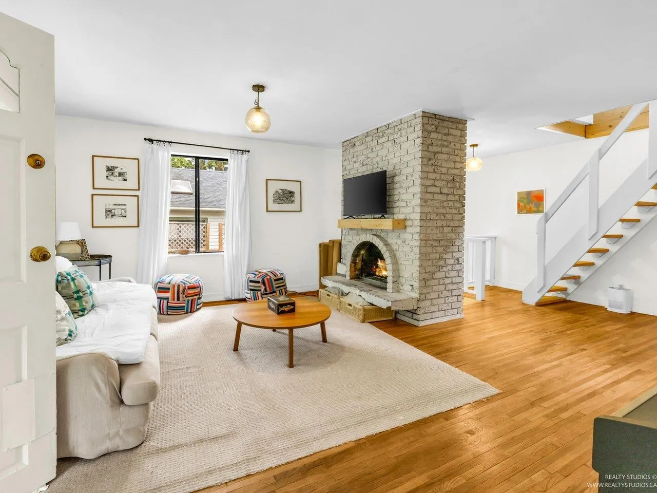 1706 Deep Cove Road