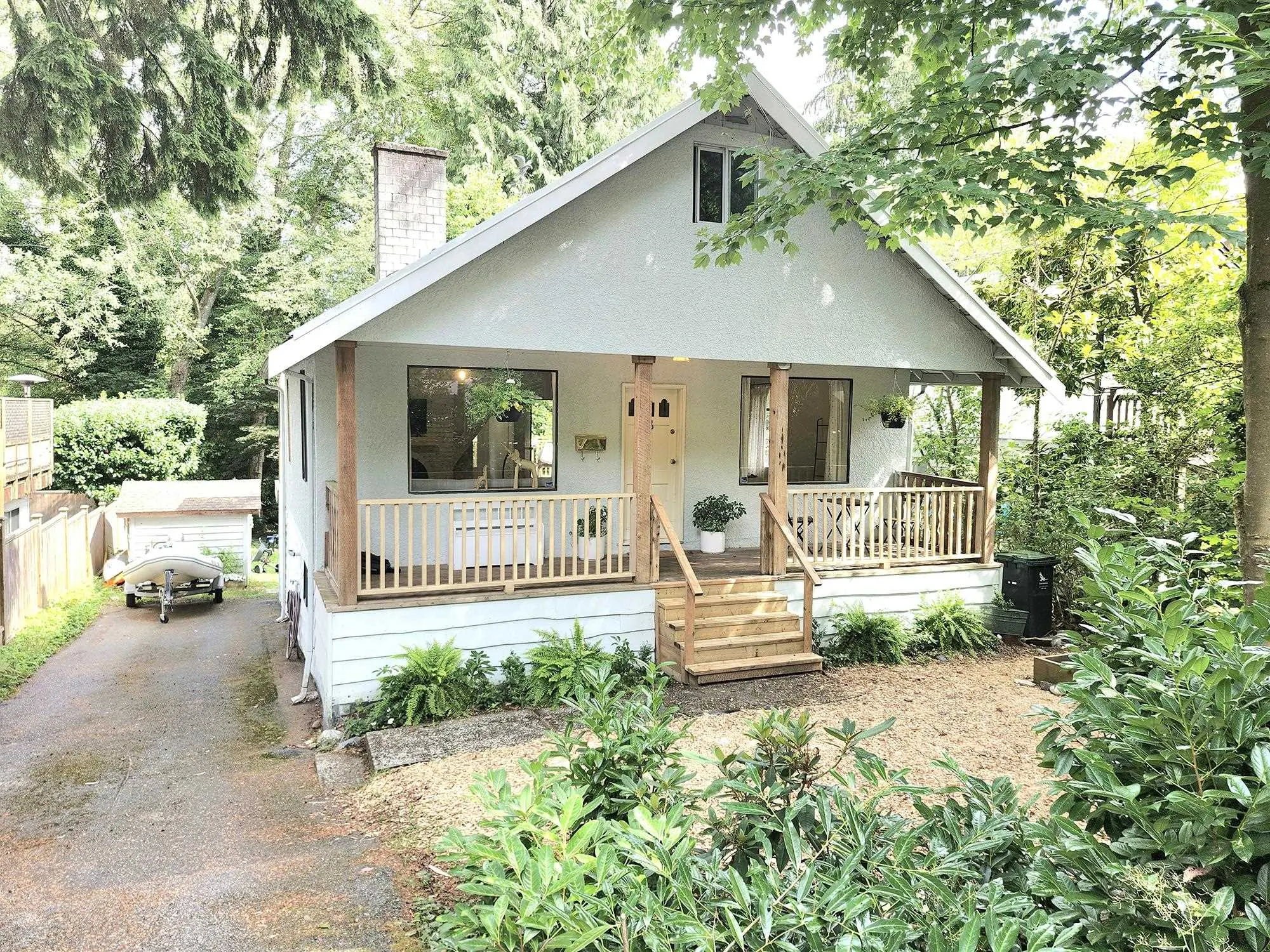 1706 Deep Cove Road