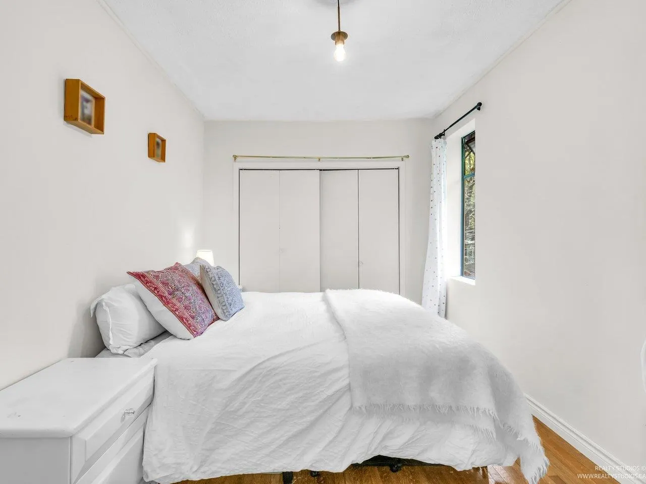 1706 Deep Cove Road