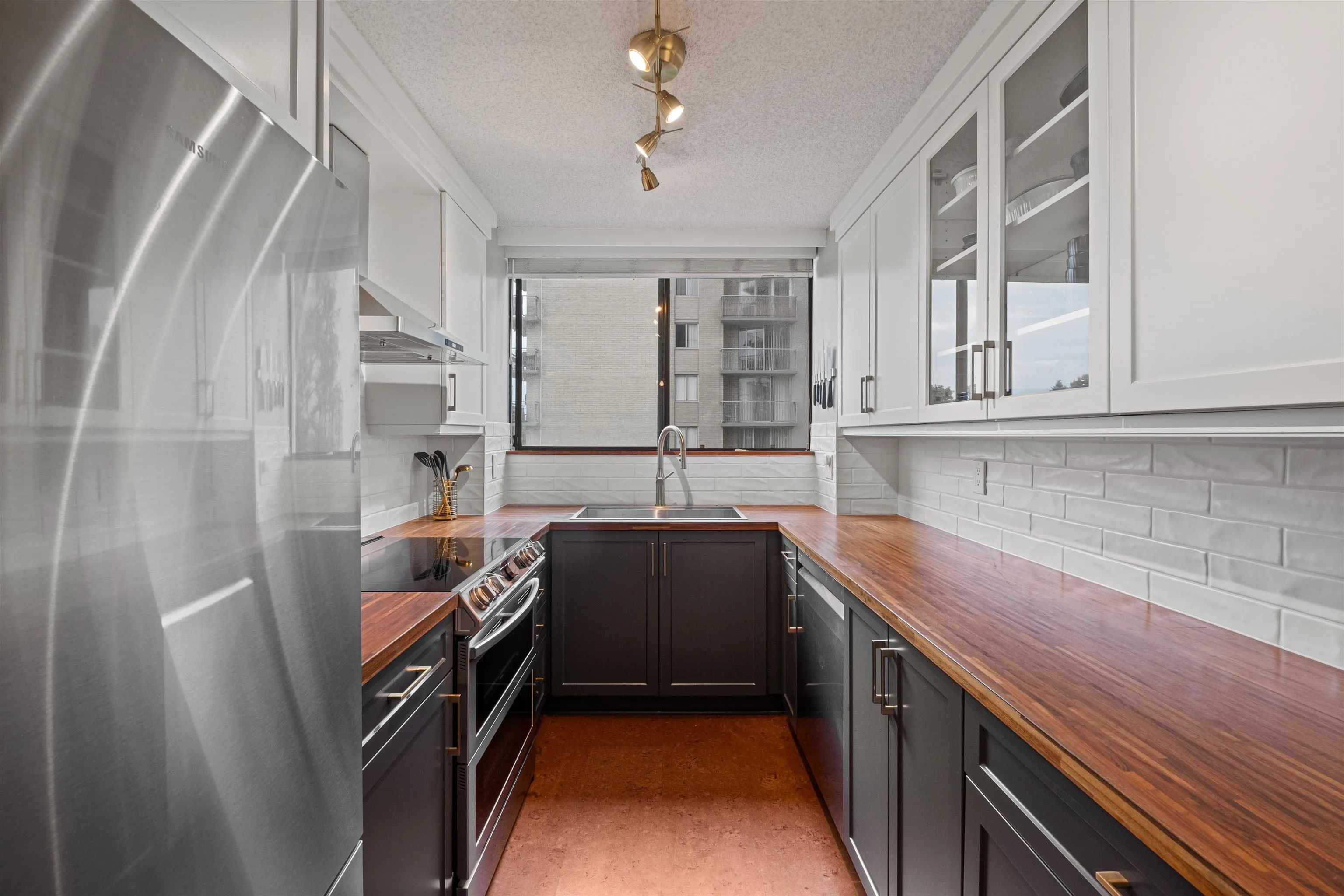 201 140 E Keith Road