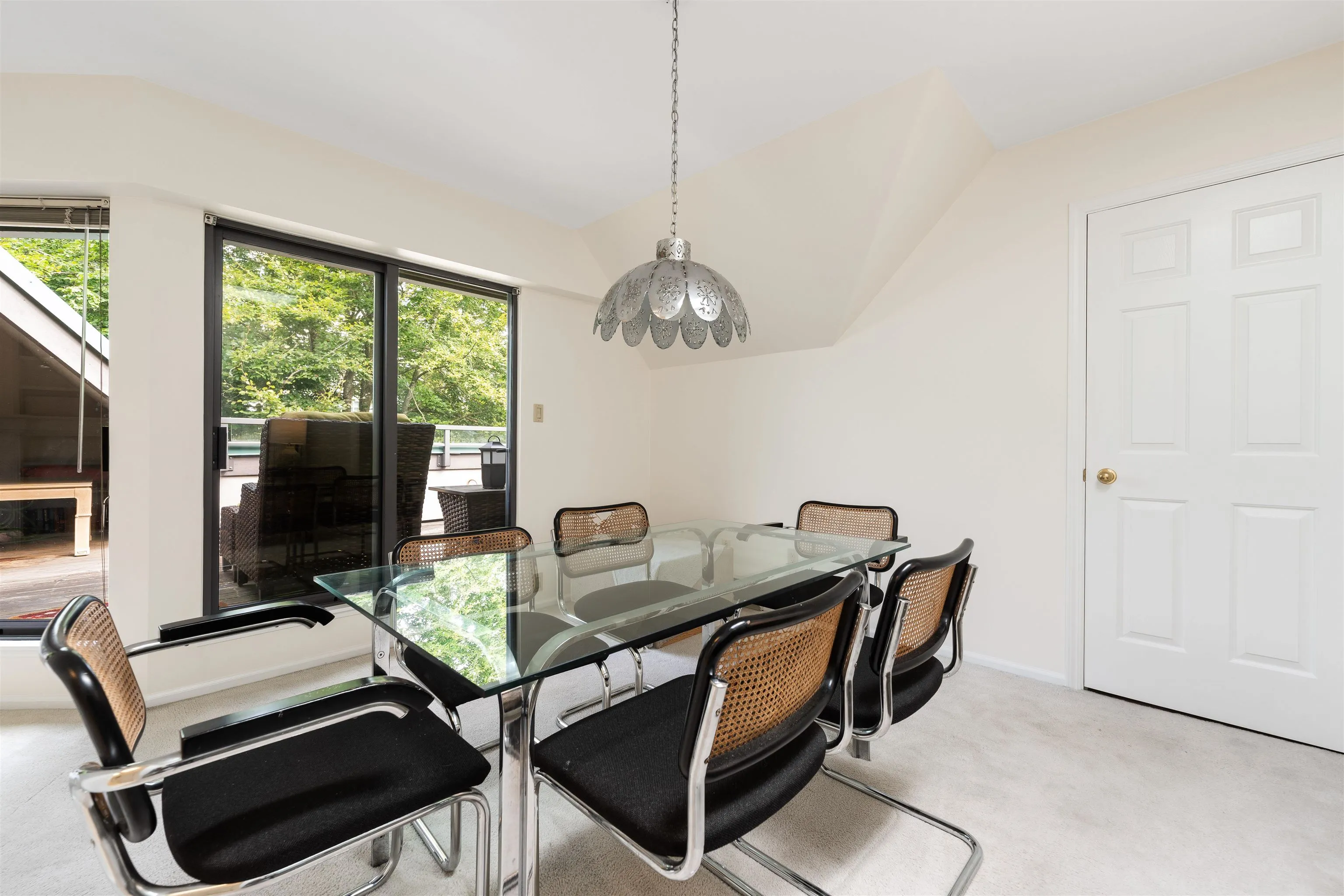 E403 628 W 12th Avenue