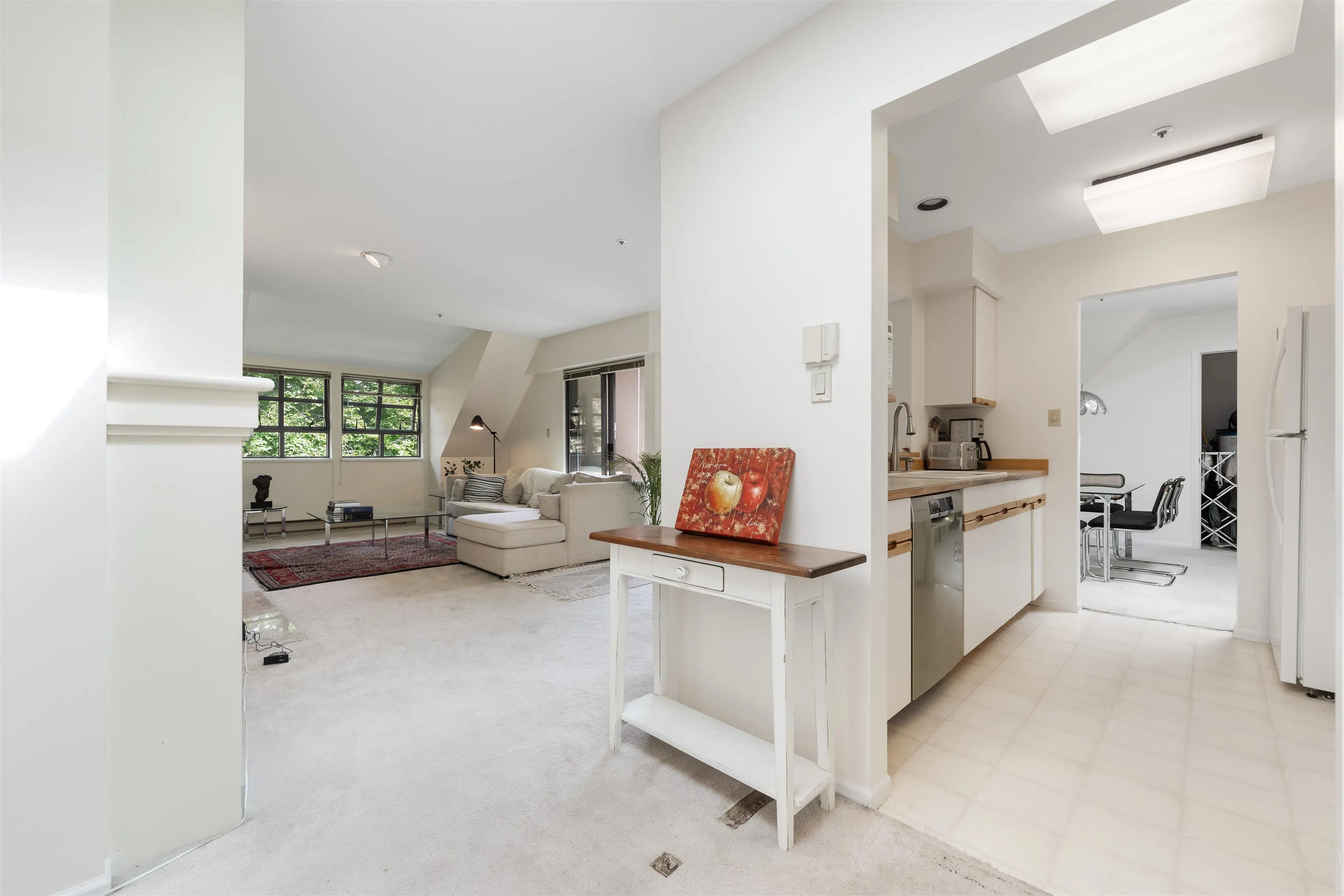 E403 628 W 12th Avenue