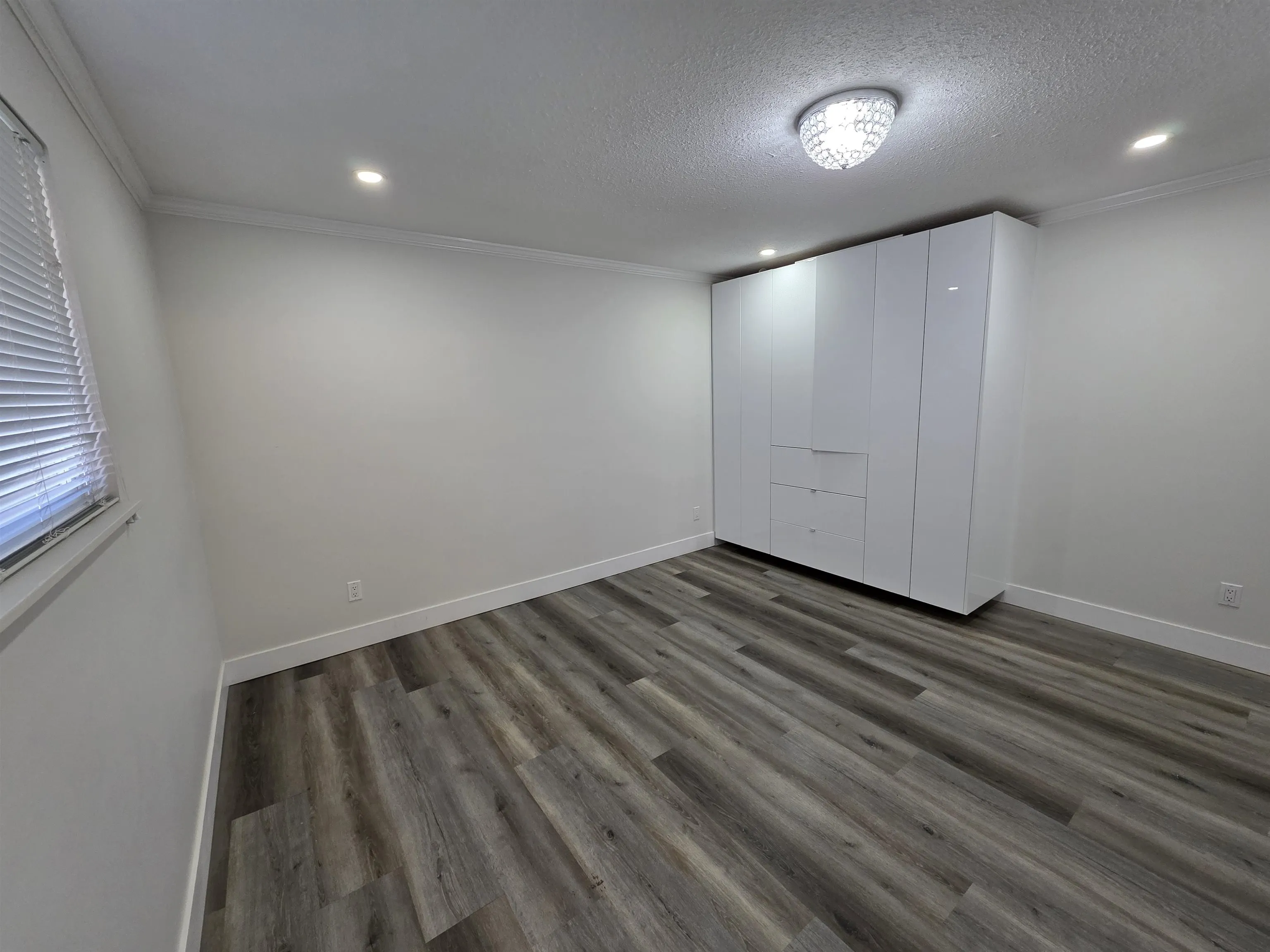 10381 Main Street