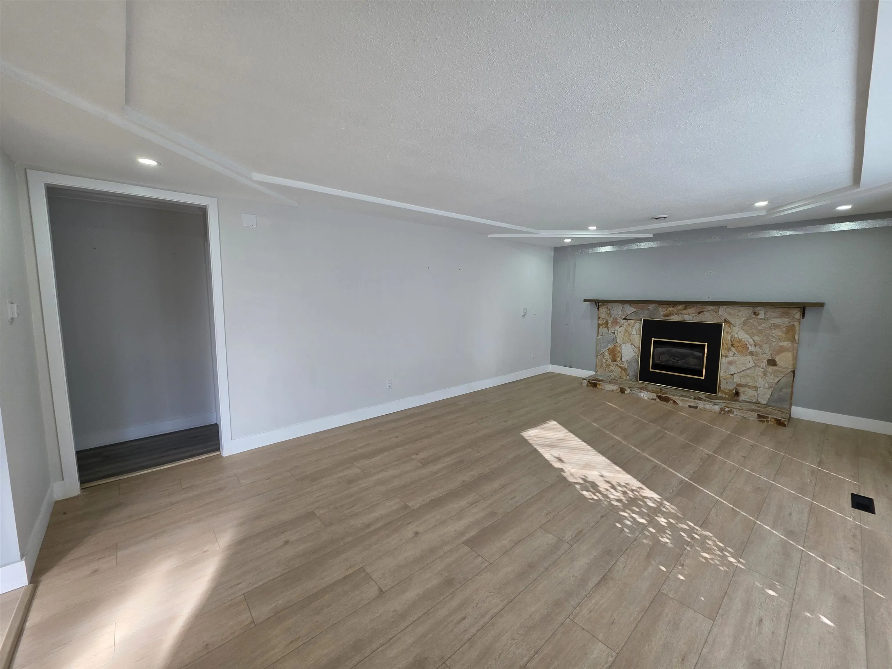 10381 Main Street