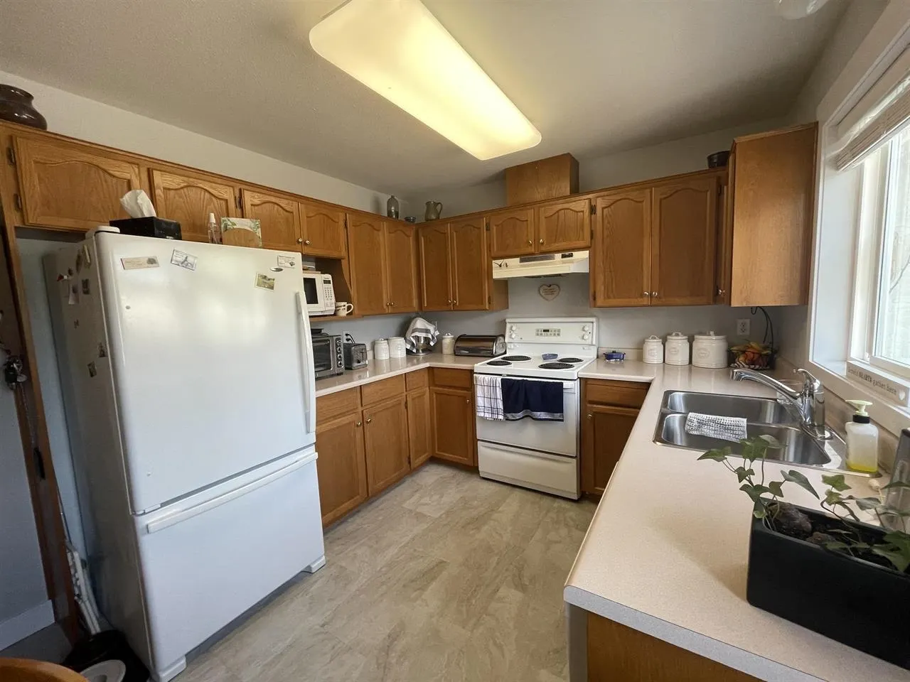 6 1662 Agassiz-Rosedale  No 9 Highway
