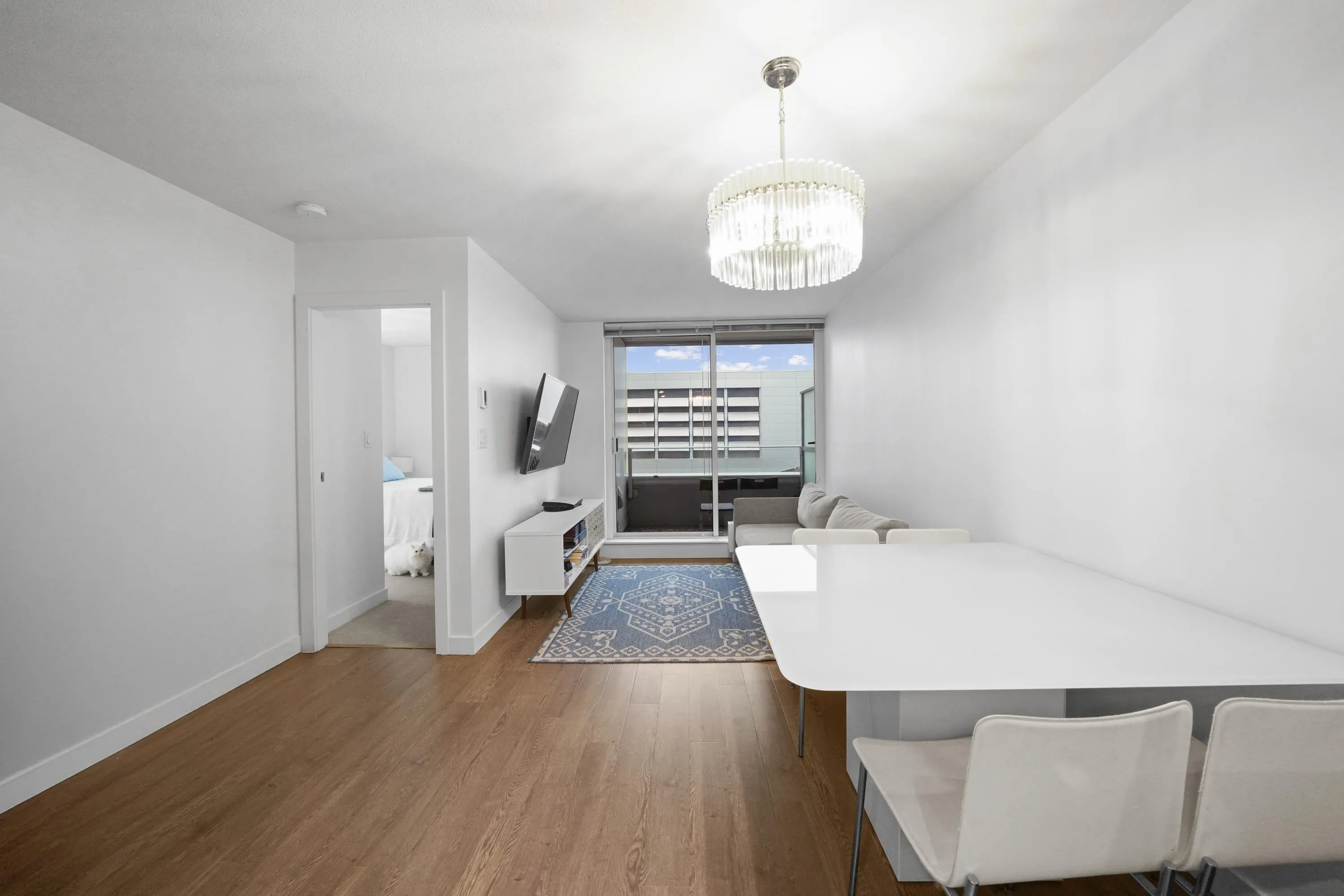 811 489 Interurban Way