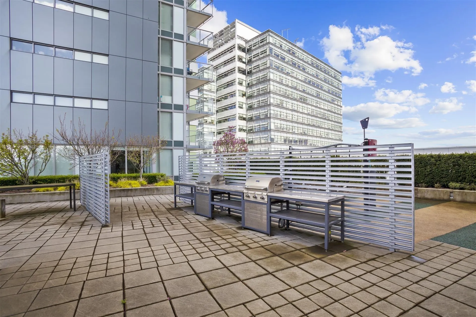 811 489 Interurban Way