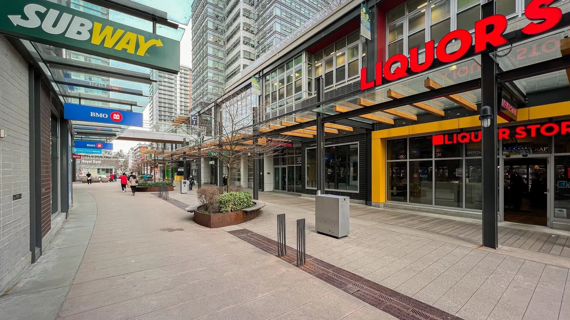 811 489 Interurban Way